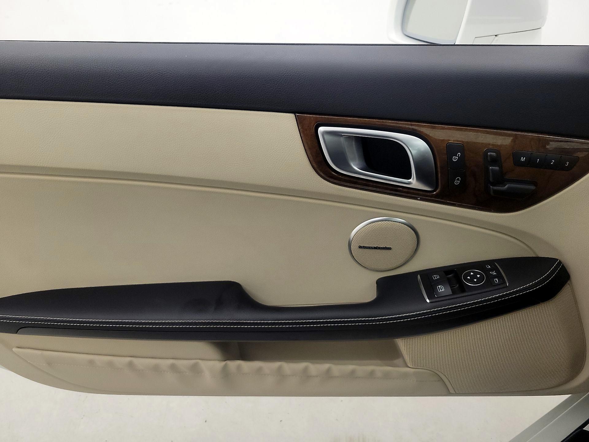 Thumbnail: 2015 Mercedes-Benz SLK - 12