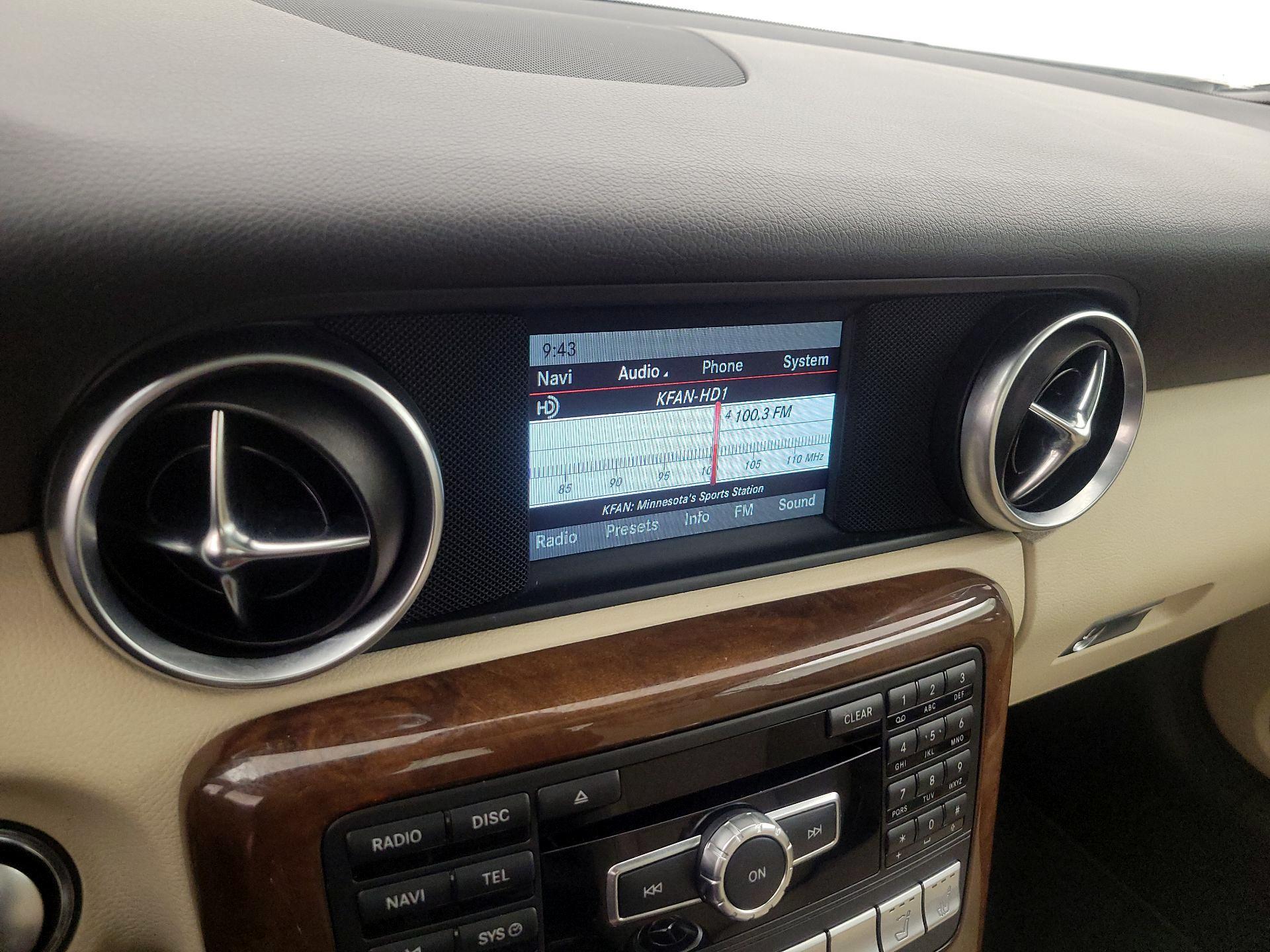 Thumbnail: 2015 Mercedes-Benz SLK - 14