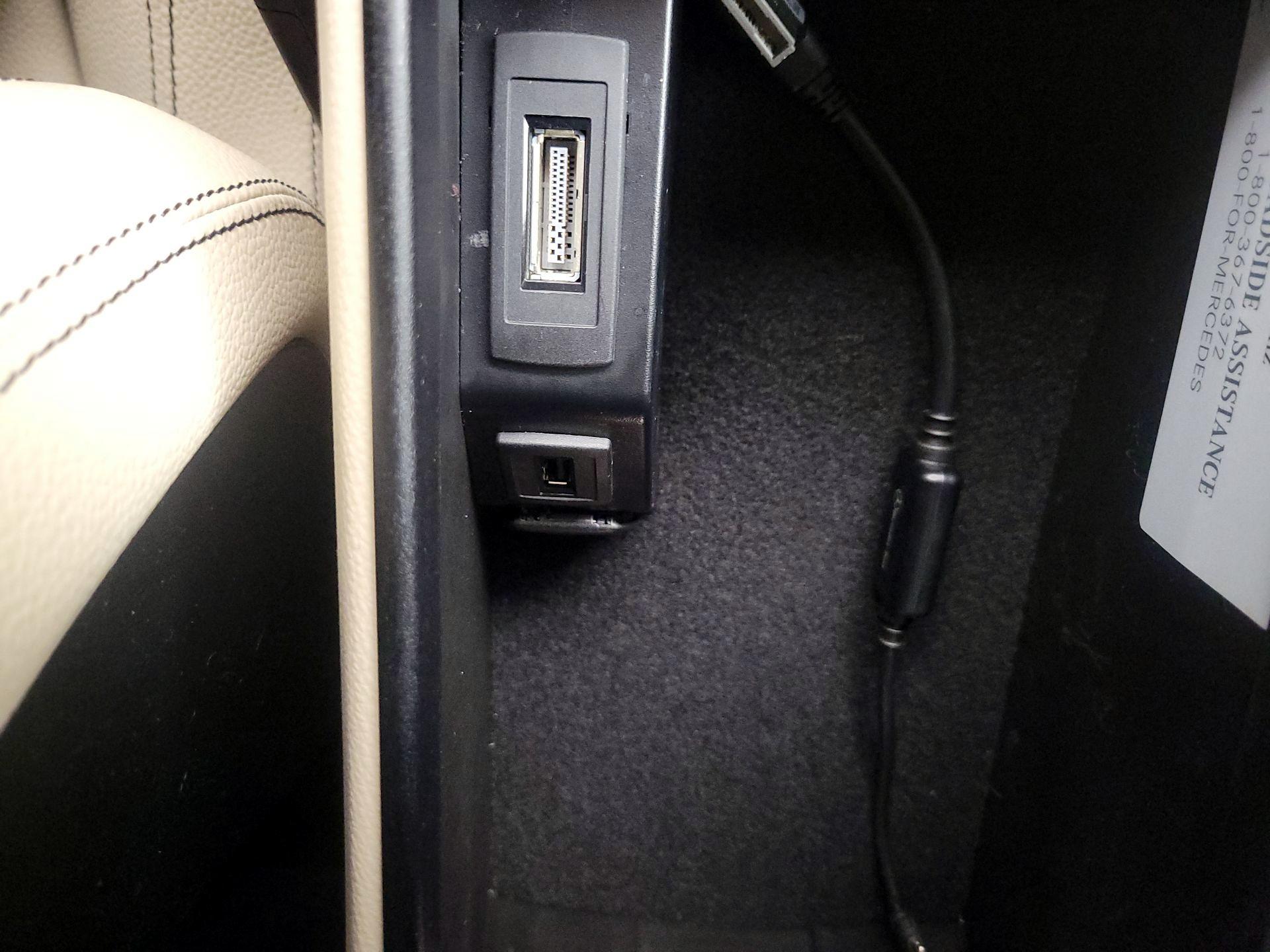 Thumbnail: 2015 Mercedes-Benz SLK - 17