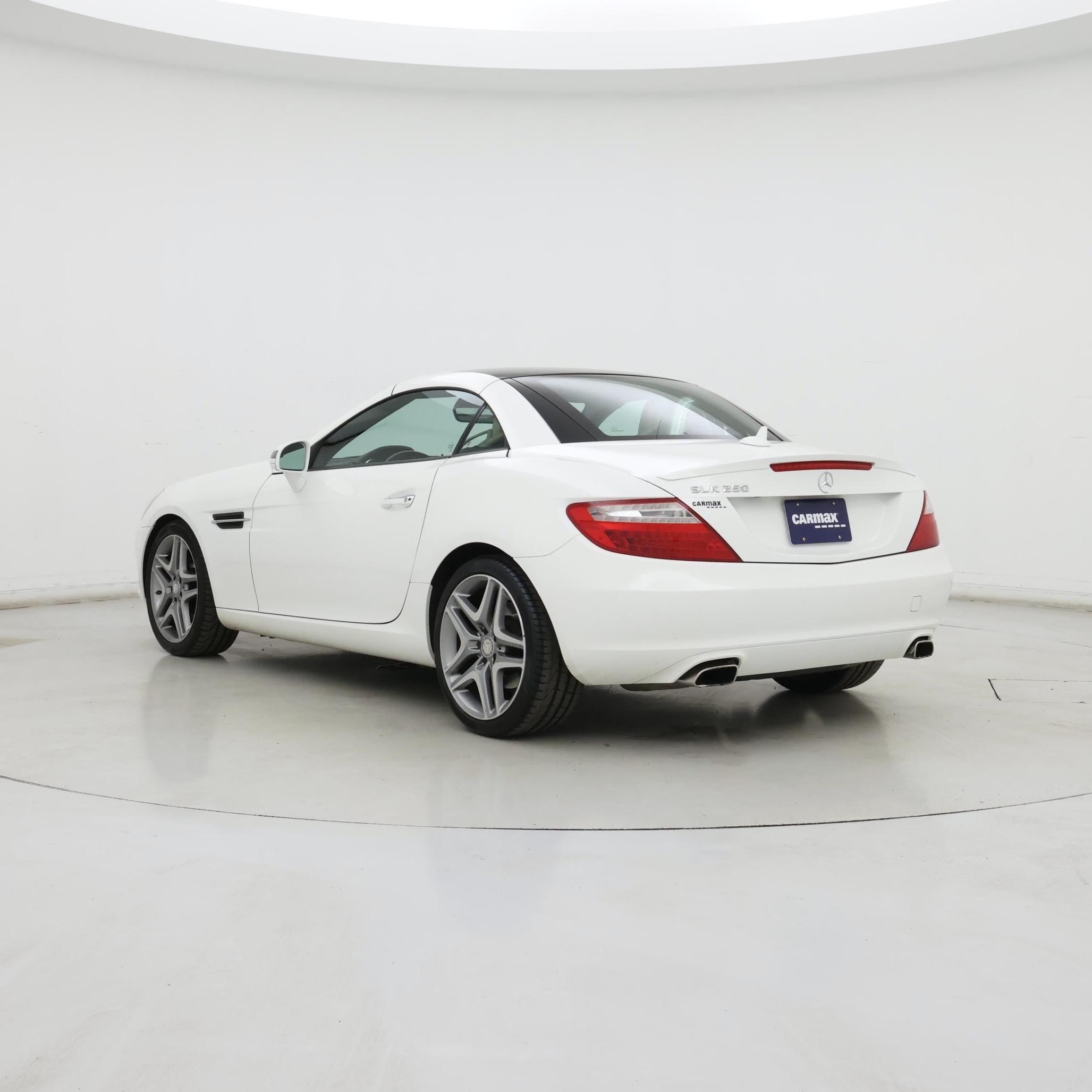 Thumbnail: 2015 Mercedes-Benz SLK - 2