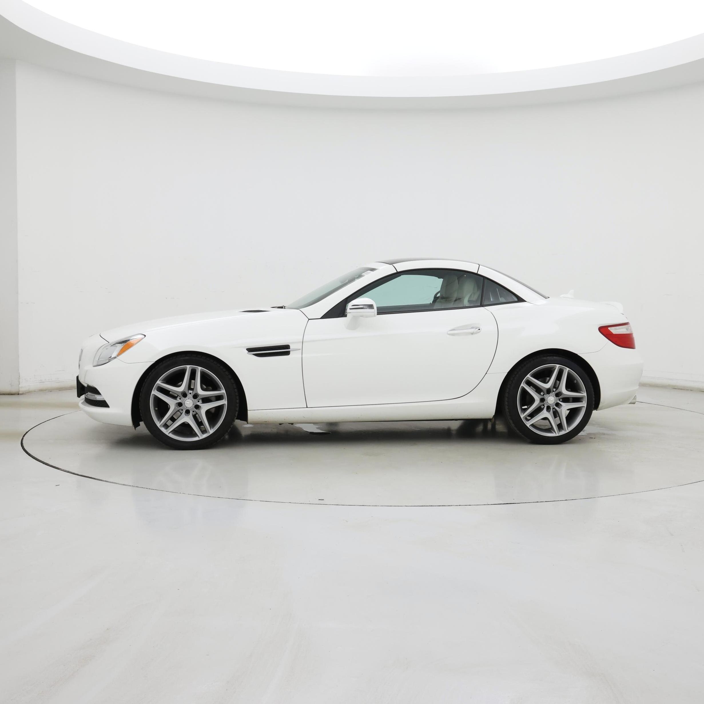 Thumbnail: 2015 Mercedes-Benz SLK - 3