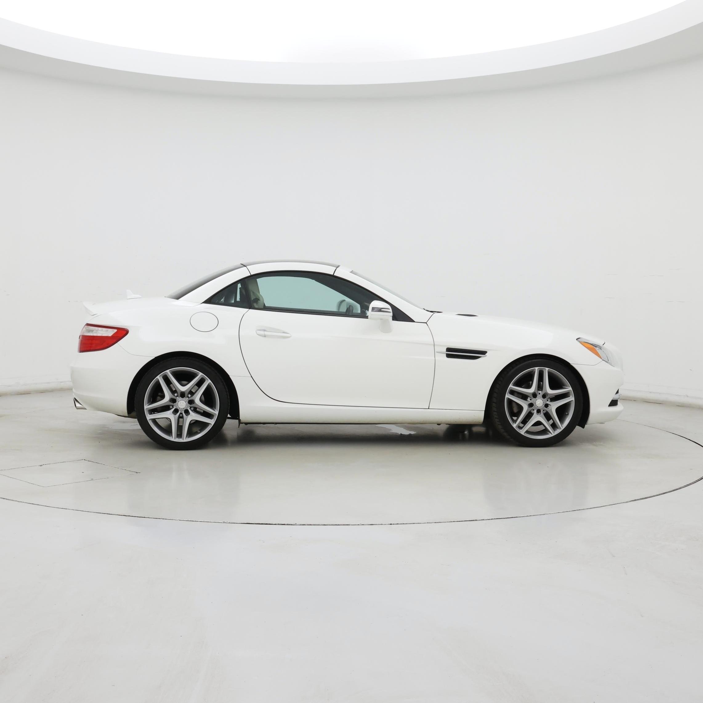 Thumbnail: 2015 Mercedes-Benz SLK - 7