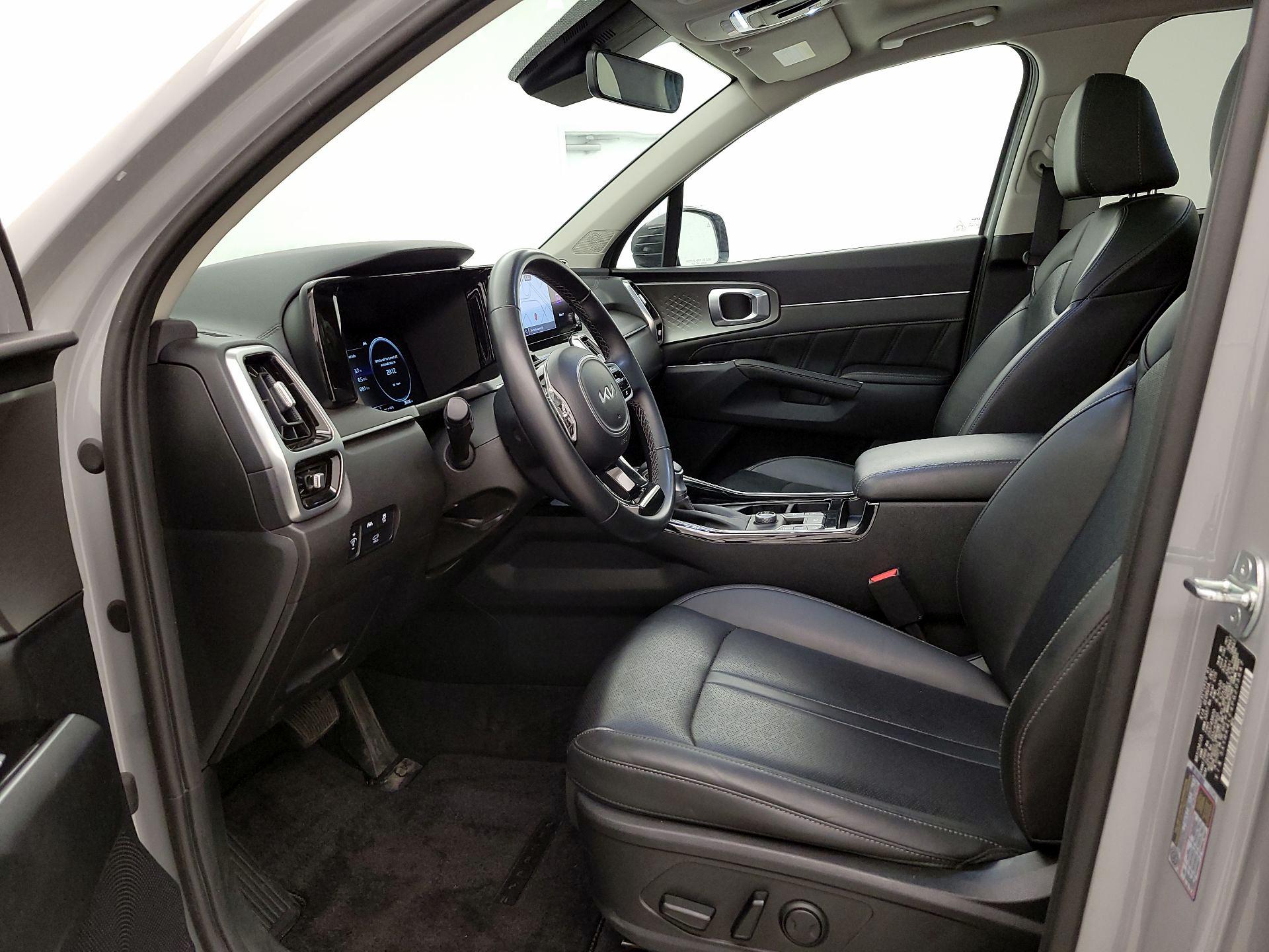 Thumbnail: 2023 Kia Sorento - 11