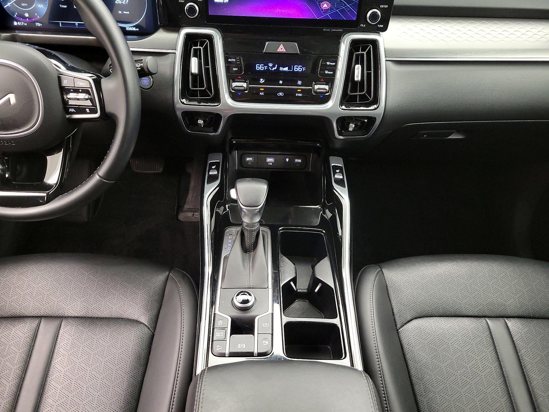 Thumbnail: 2023 Kia Sorento - 18