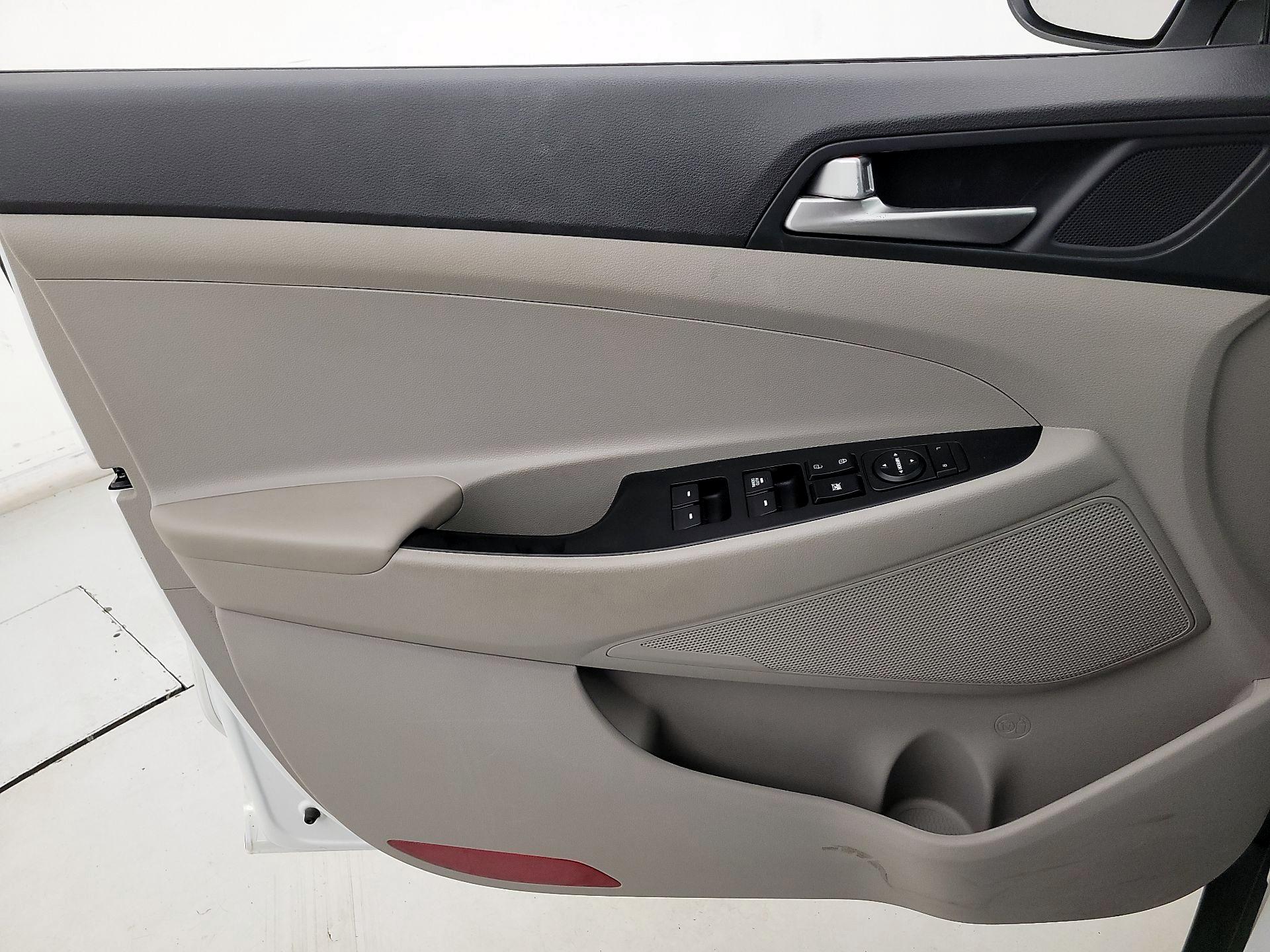 Thumbnail: 2019 Hyundai Tucson - 12