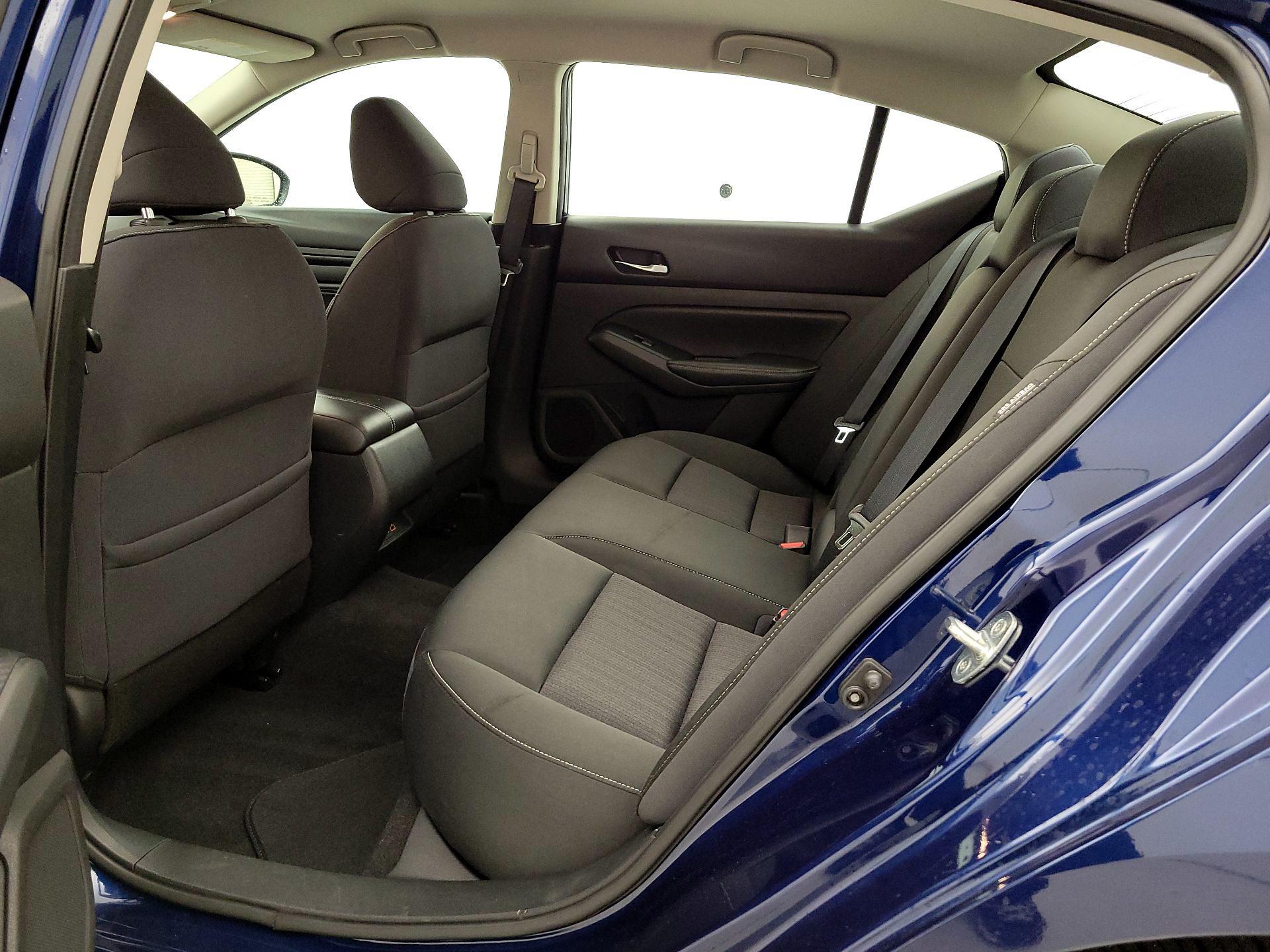 Thumbnail: 2019 Nissan Altima - 19