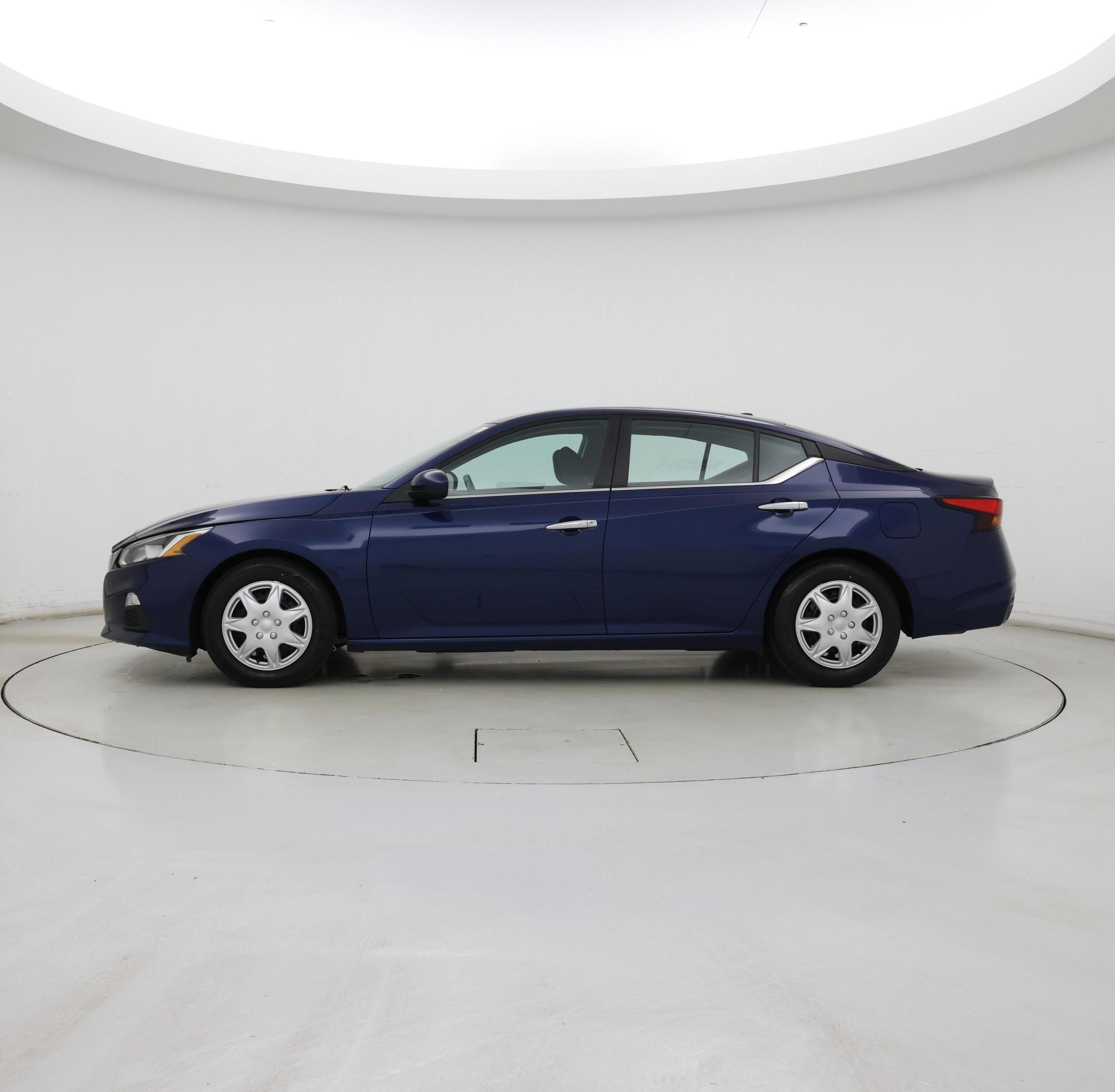 Thumbnail: 2019 Nissan Altima - 3