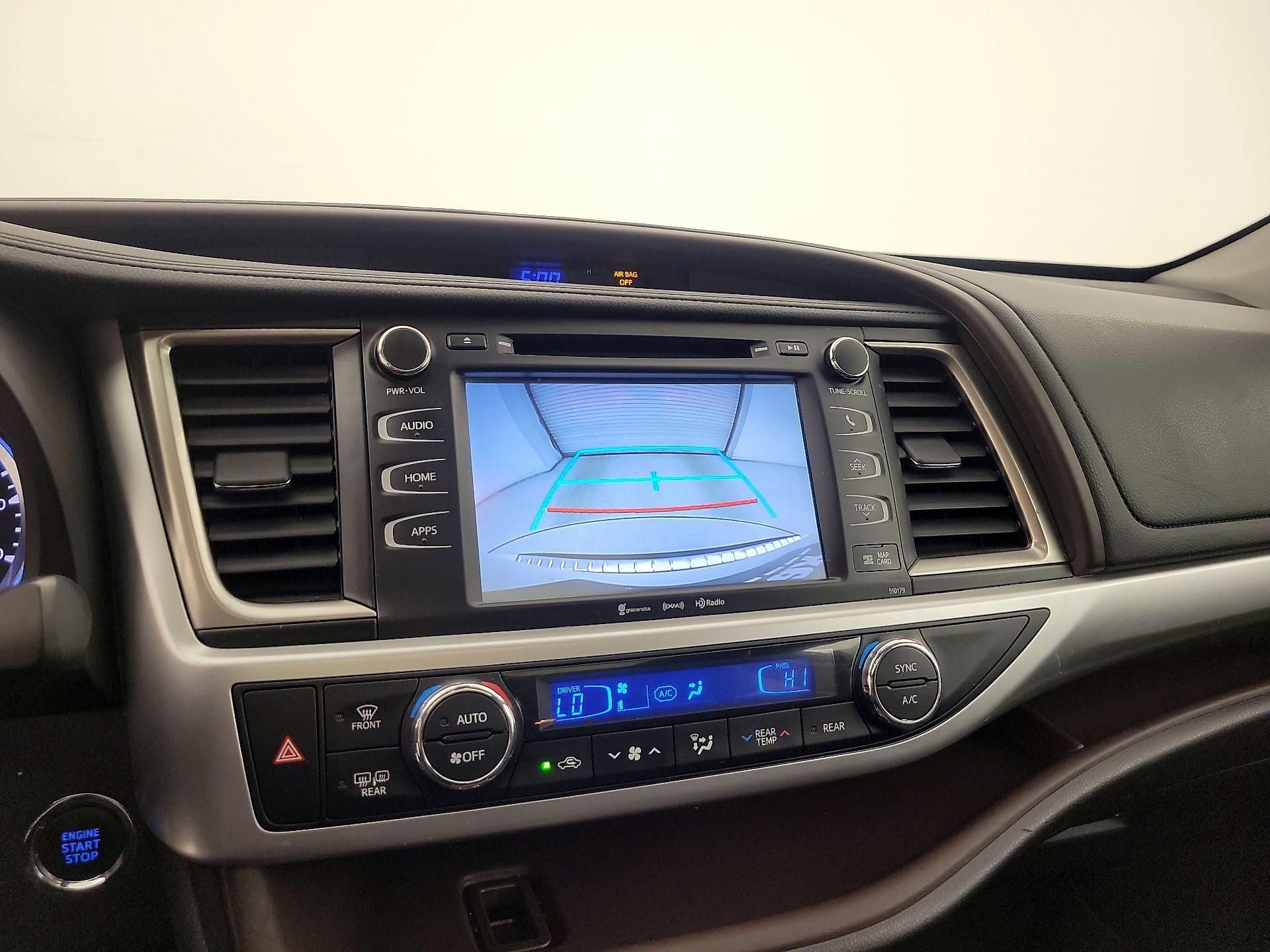 Thumbnail: 2017 Toyota Highlander - 15
