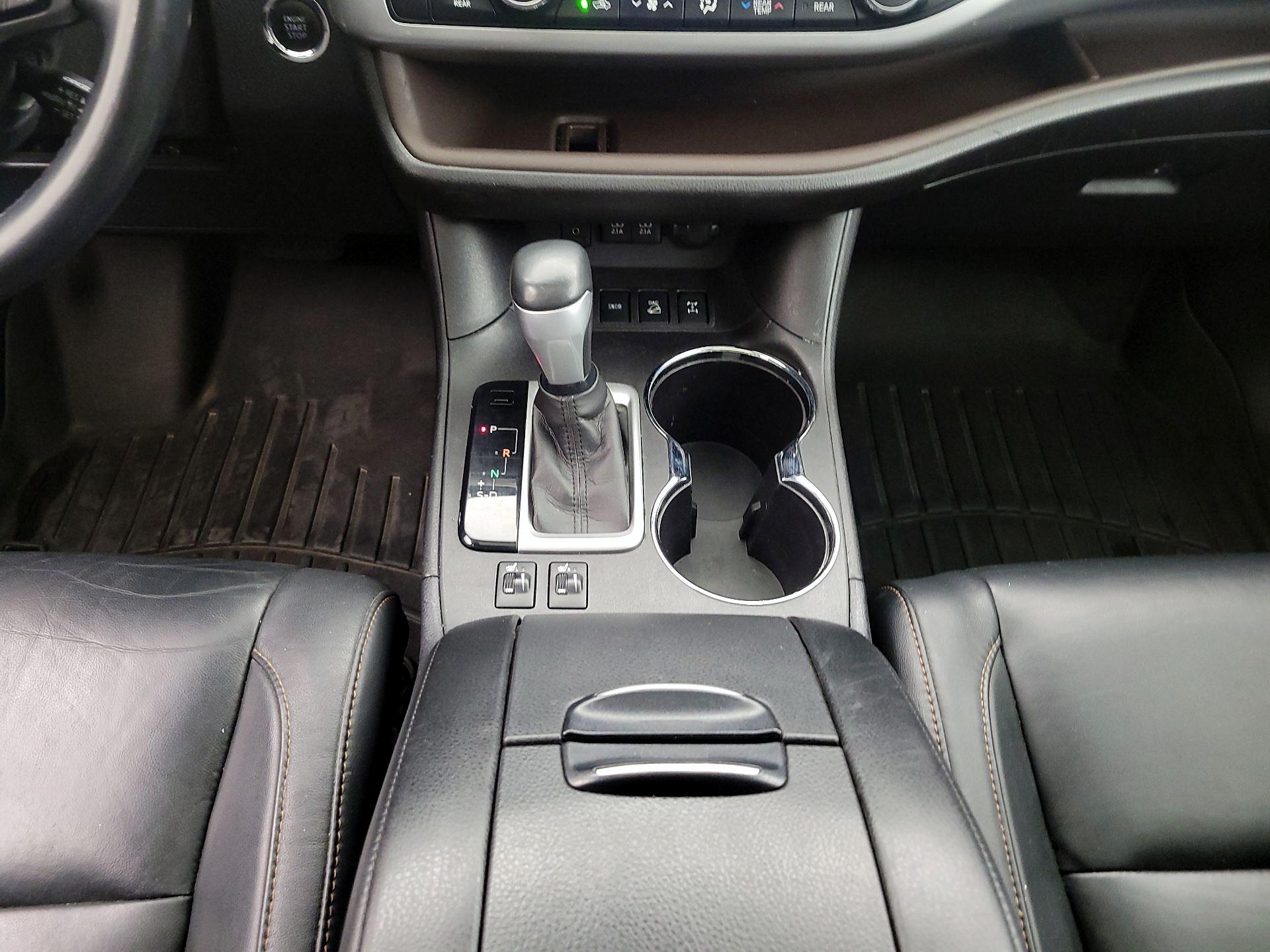 Thumbnail: 2017 Toyota Highlander - 18