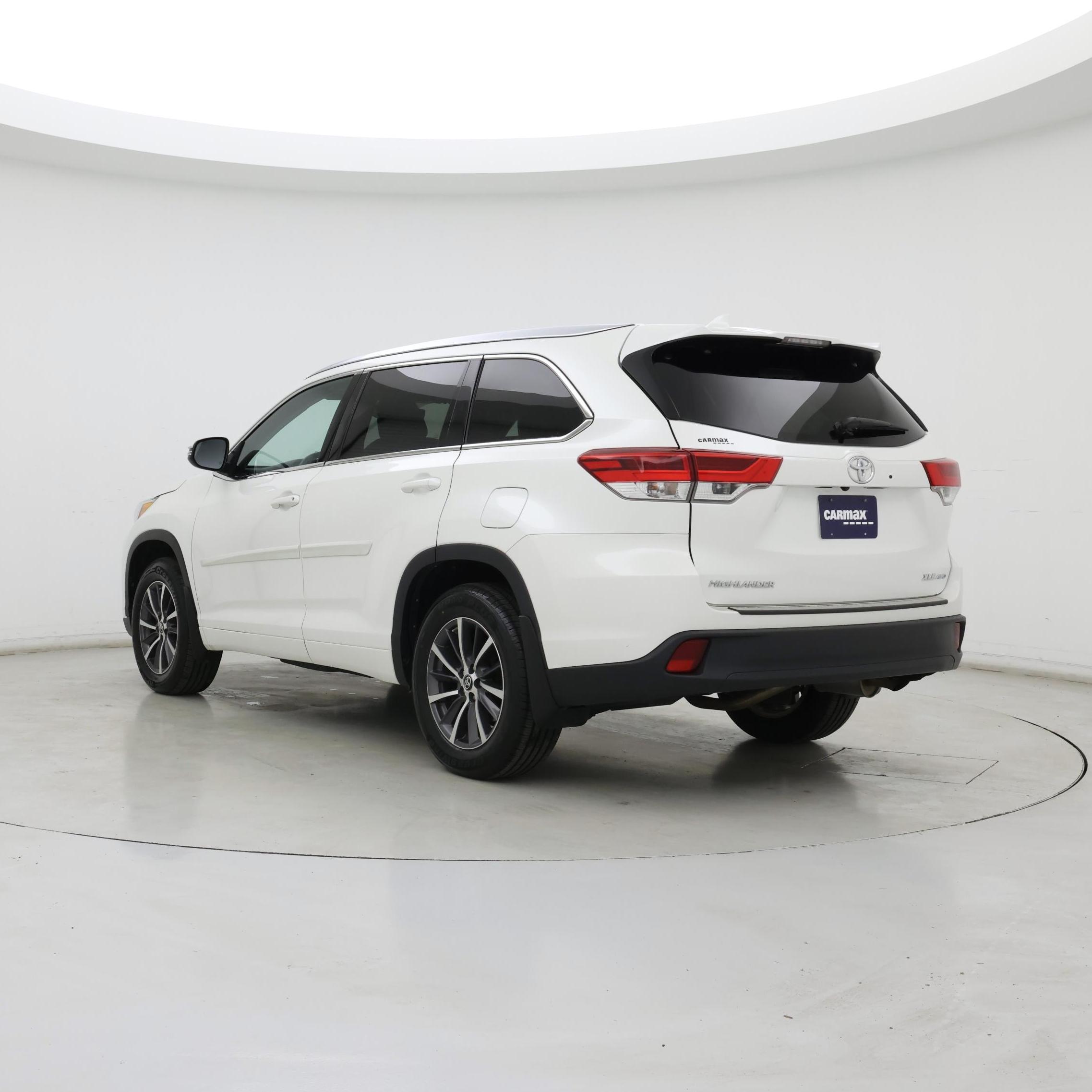 Thumbnail: 2017 Toyota Highlander - 2