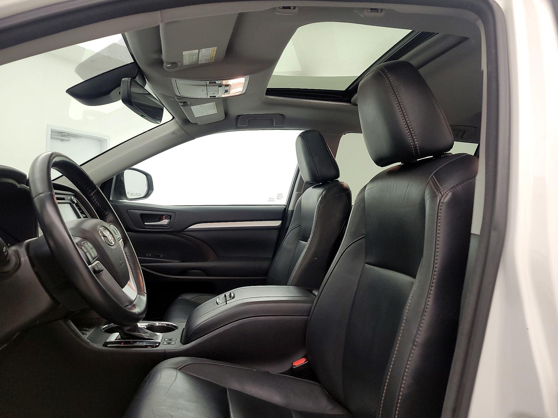 Thumbnail: 2017 Toyota Highlander - 20