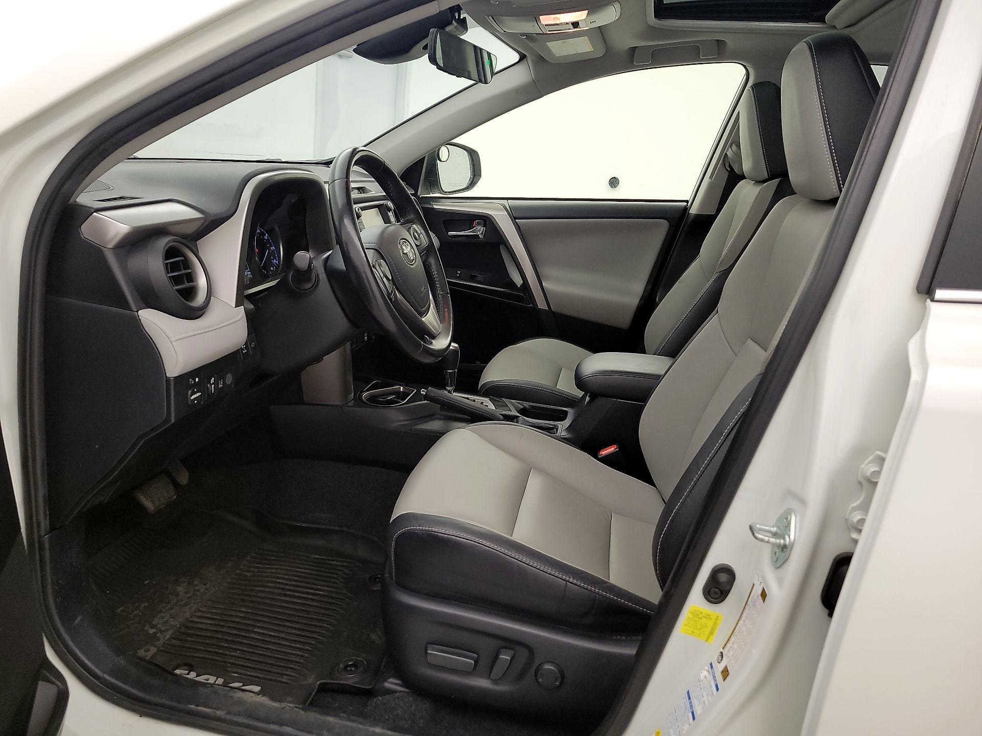 Thumbnail: 2018 Toyota RAV4 - 11