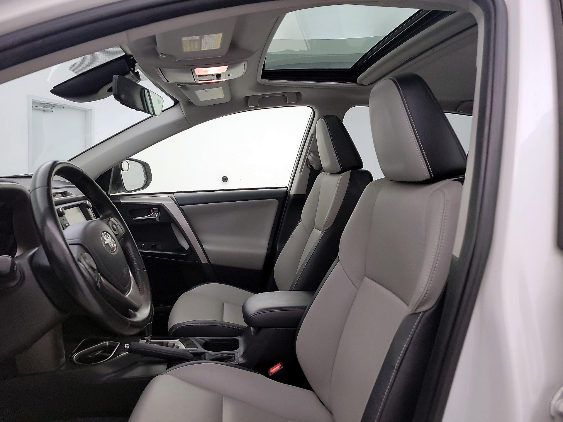 Thumbnail: 2018 Toyota RAV4 - 20