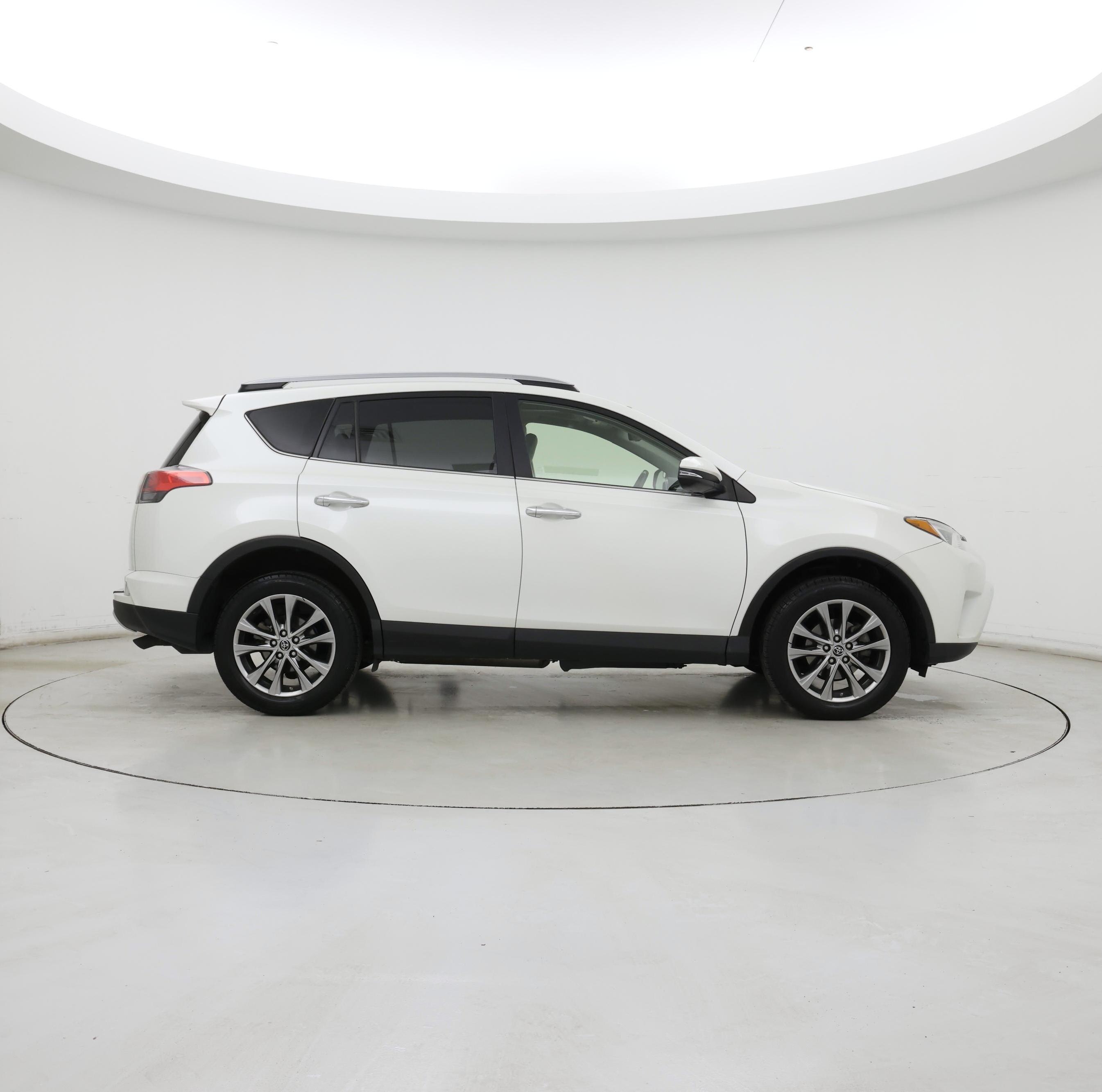 Thumbnail: 2018 Toyota RAV4 - 7