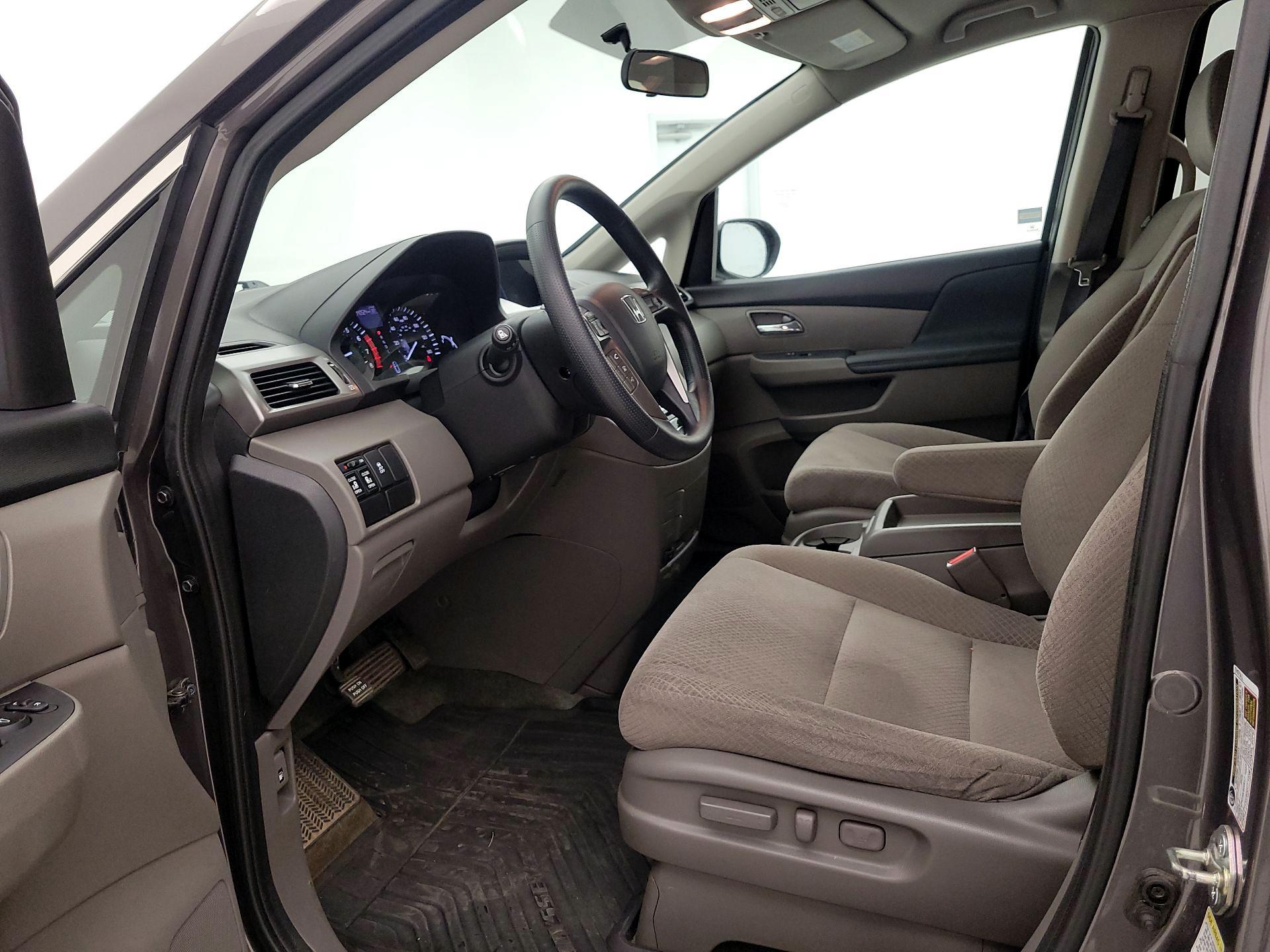Thumbnail: 2016 Honda Odyssey - 11