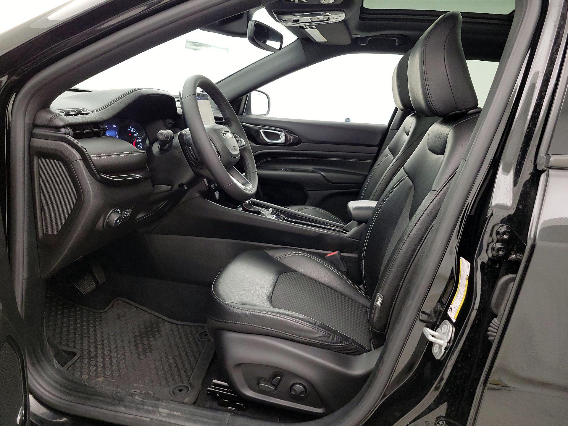 Thumbnail: 2023 Jeep Compass - 11