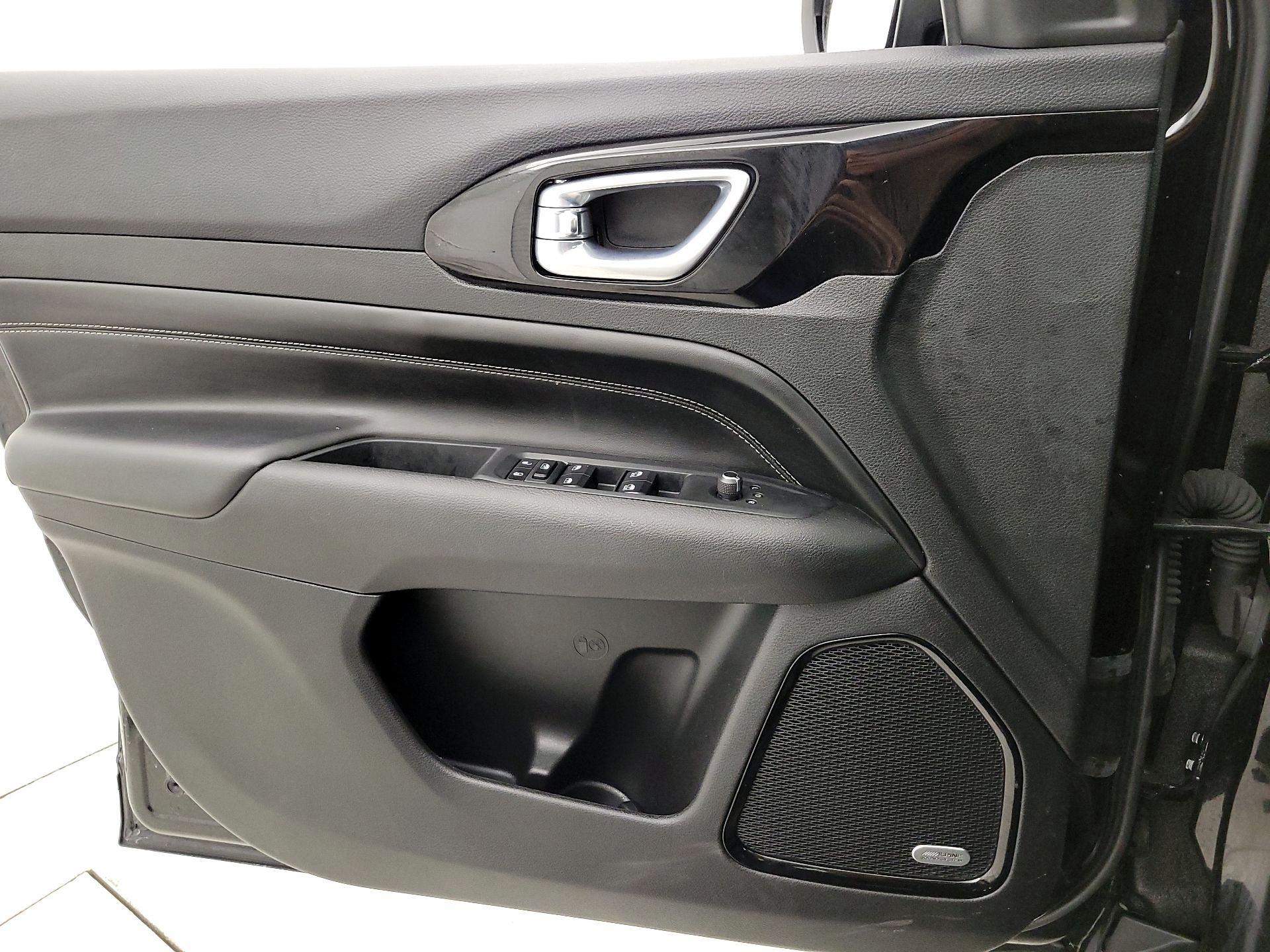 Thumbnail: 2023 Jeep Compass - 12