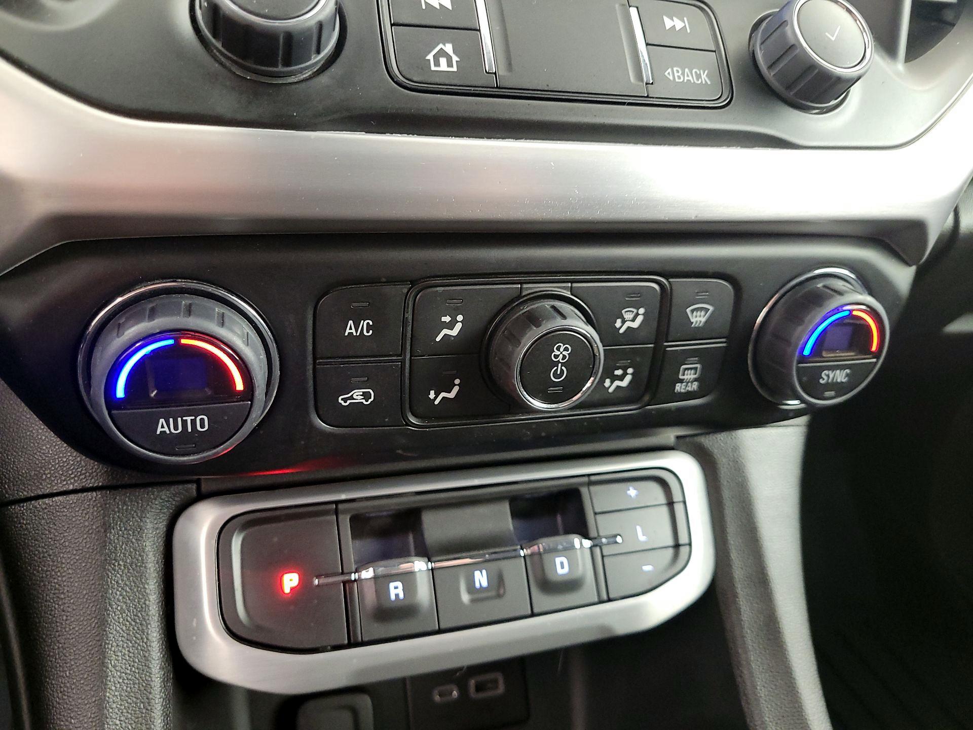 Thumbnail: 2023 GMC Acadia - 16