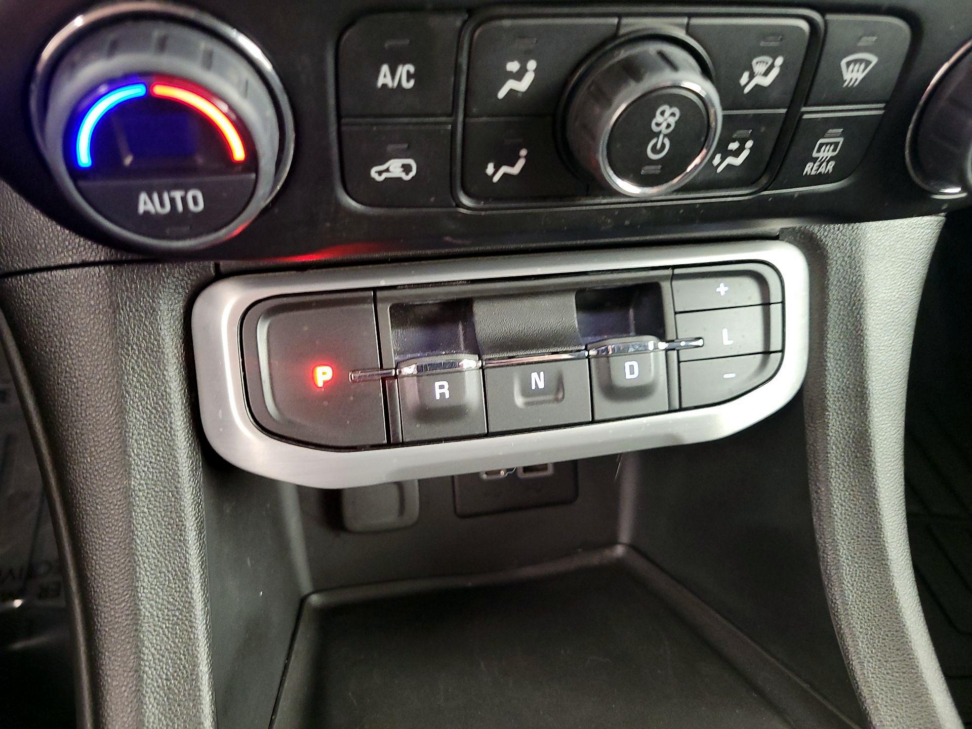 Thumbnail: 2023 GMC Acadia - 17