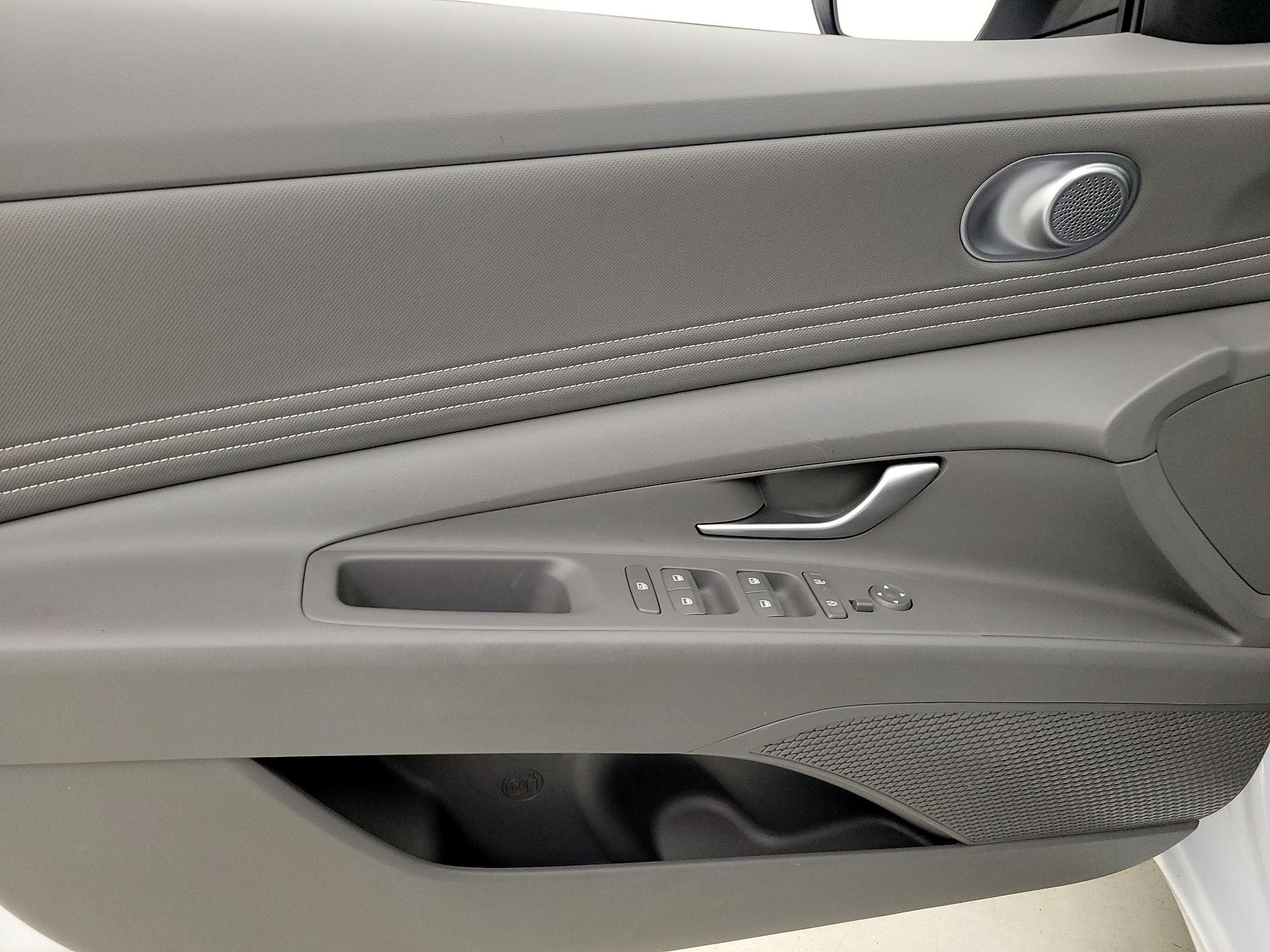 Thumbnail: 2025 Hyundai Elantra - 12