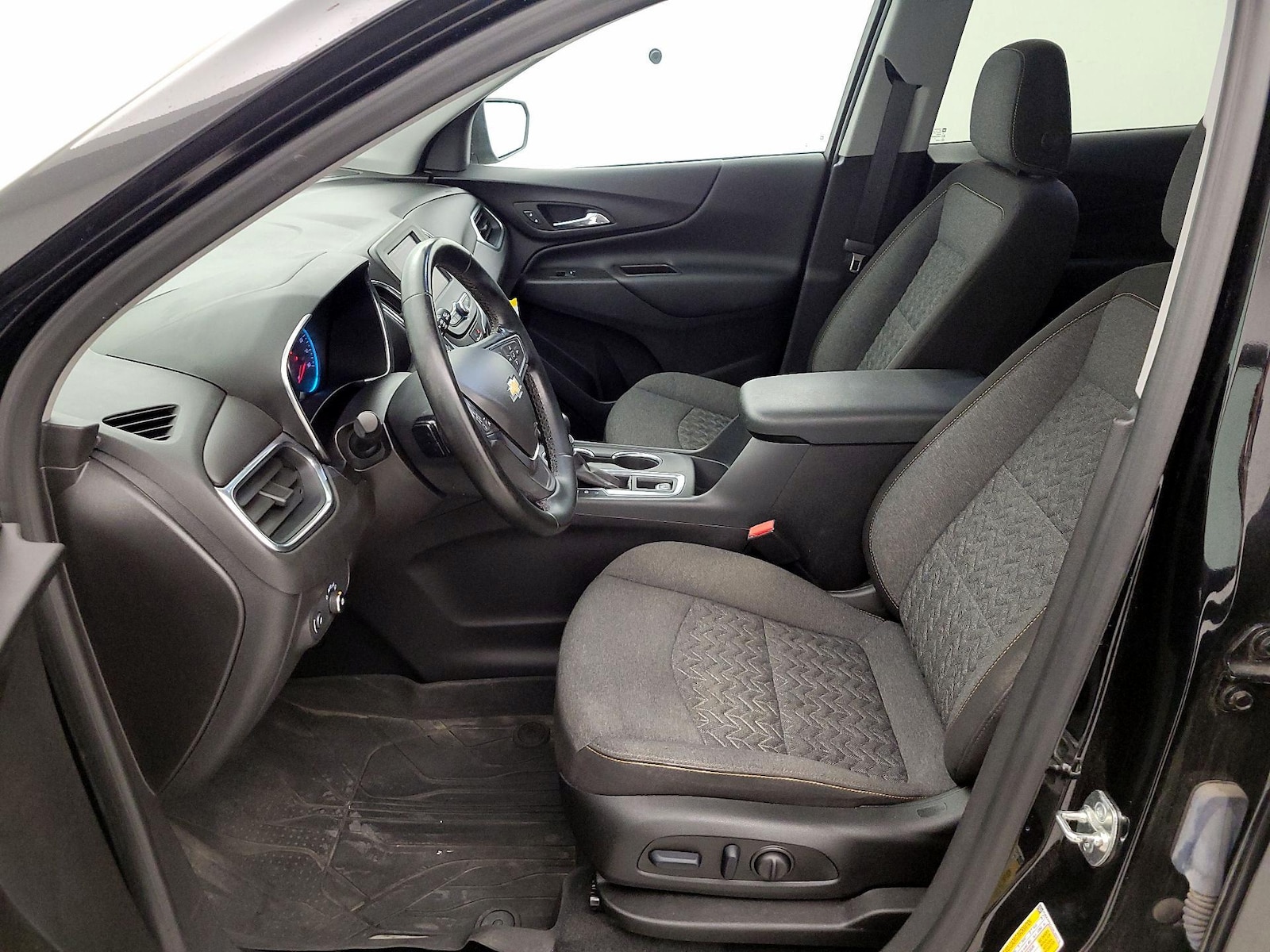 2024 Chevrolet Equinox LT - Photo 12
