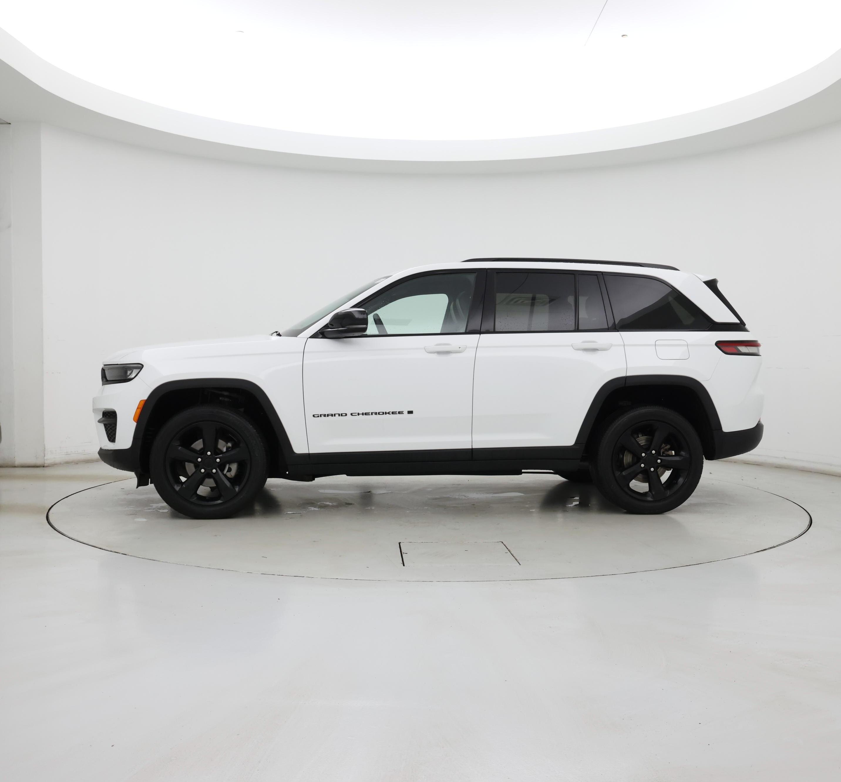 Thumbnail: 2023 Jeep Grand Cherokee - 3