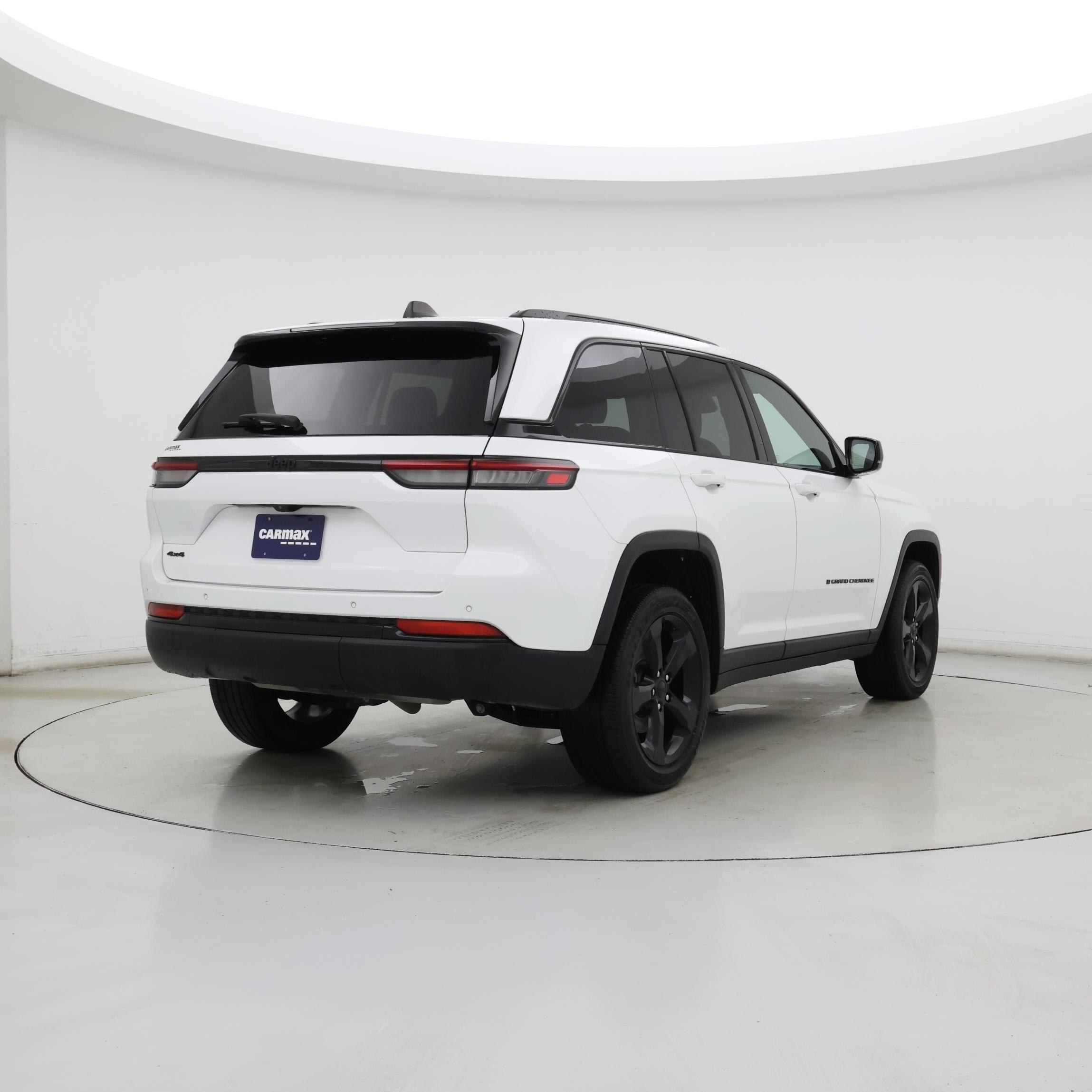 Thumbnail: 2023 Jeep Grand Cherokee - 8
