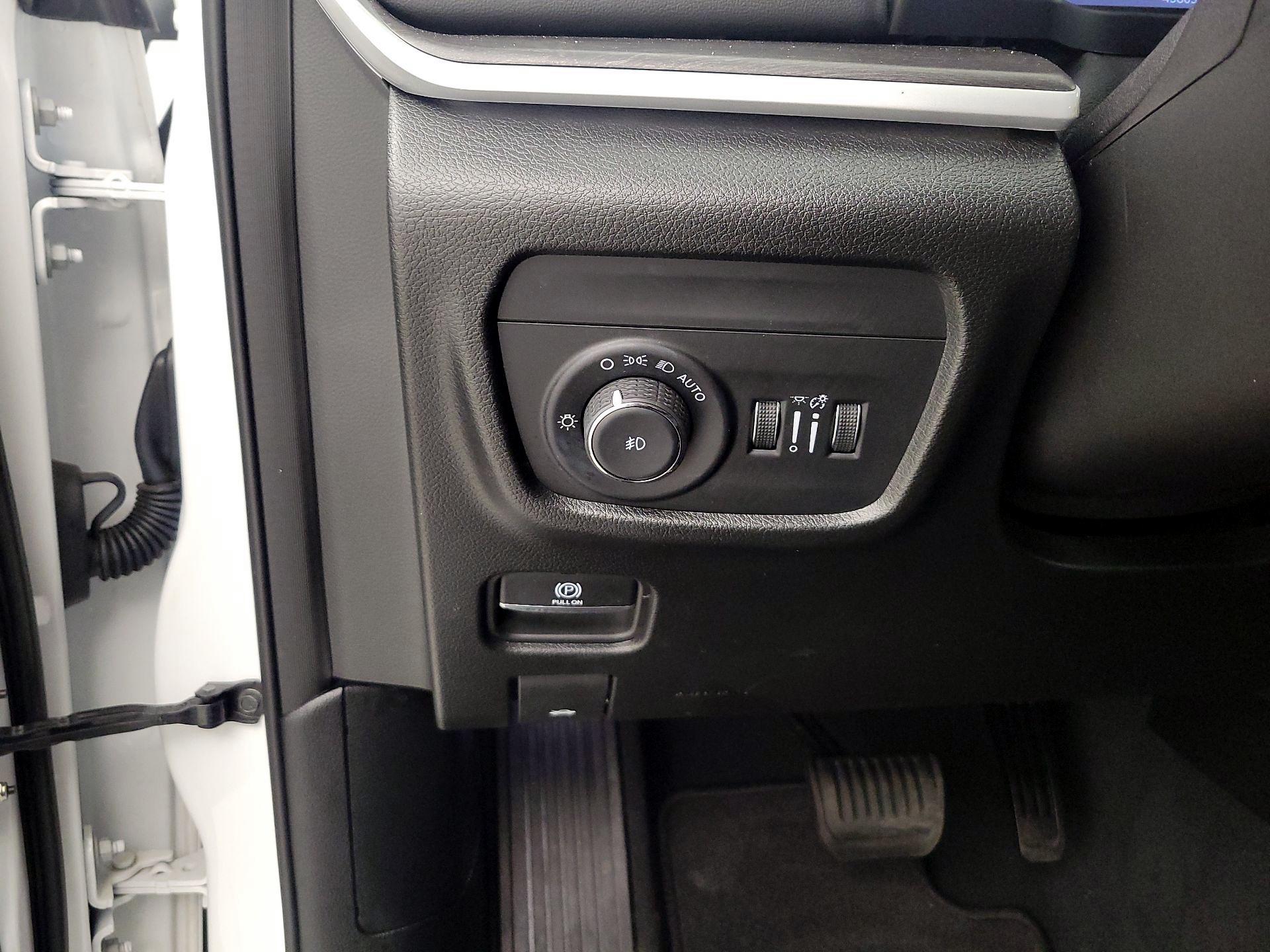 Thumbnail: 2023 Jeep Grand Cherokee - 13