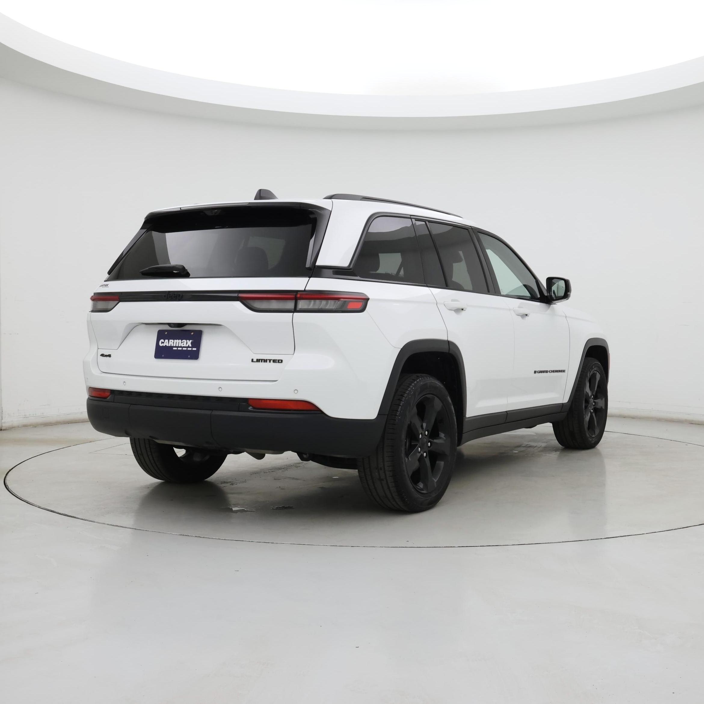 Thumbnail: 2023 Jeep Grand Cherokee - 8