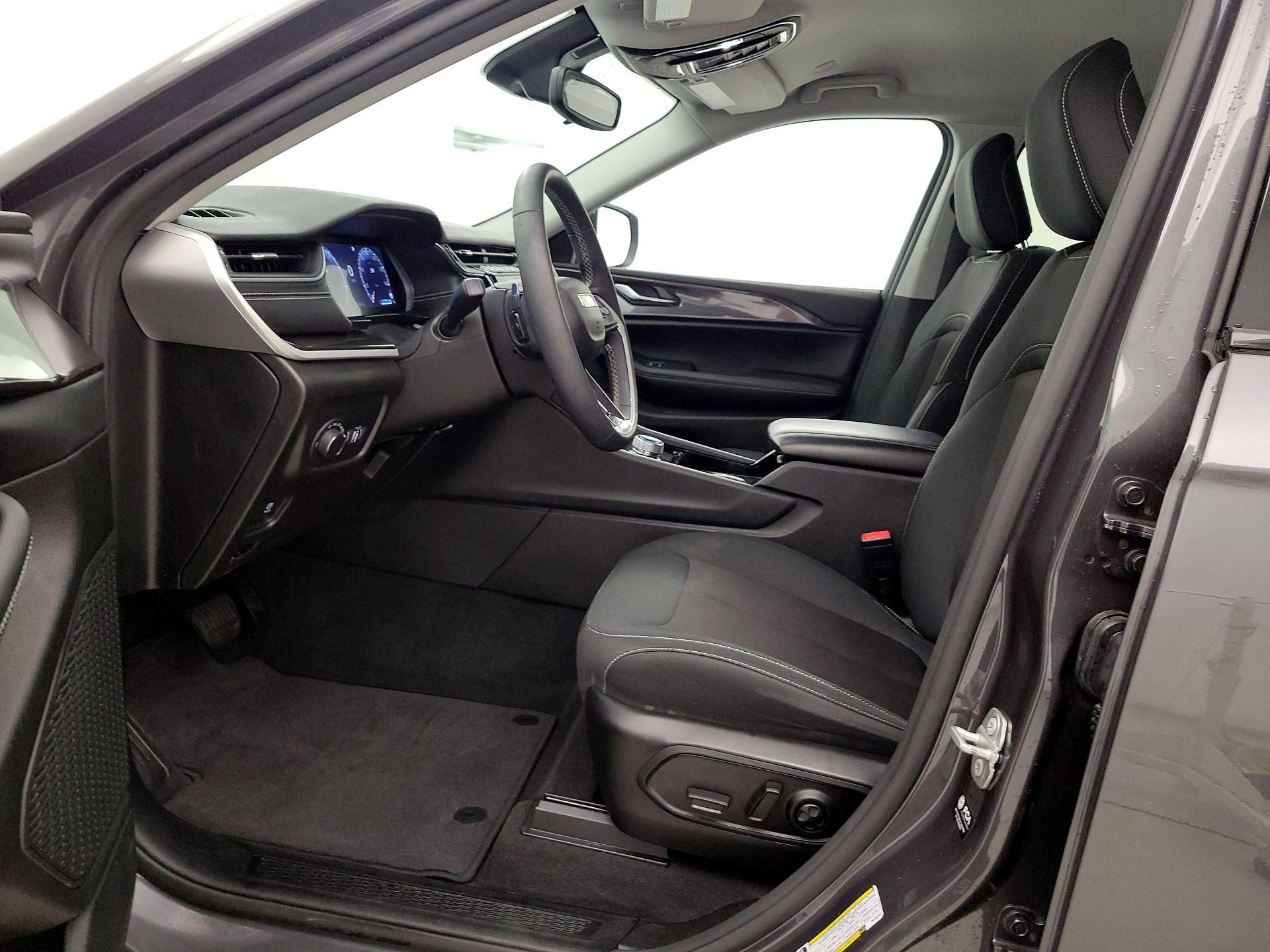 Thumbnail: 2023 Jeep Grand Cherokee - 11