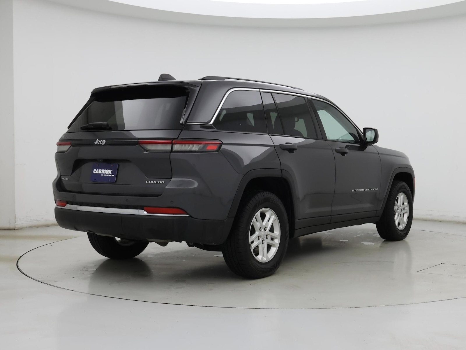 2023 Jeep Grand Cherokee Laredo - Photo 9