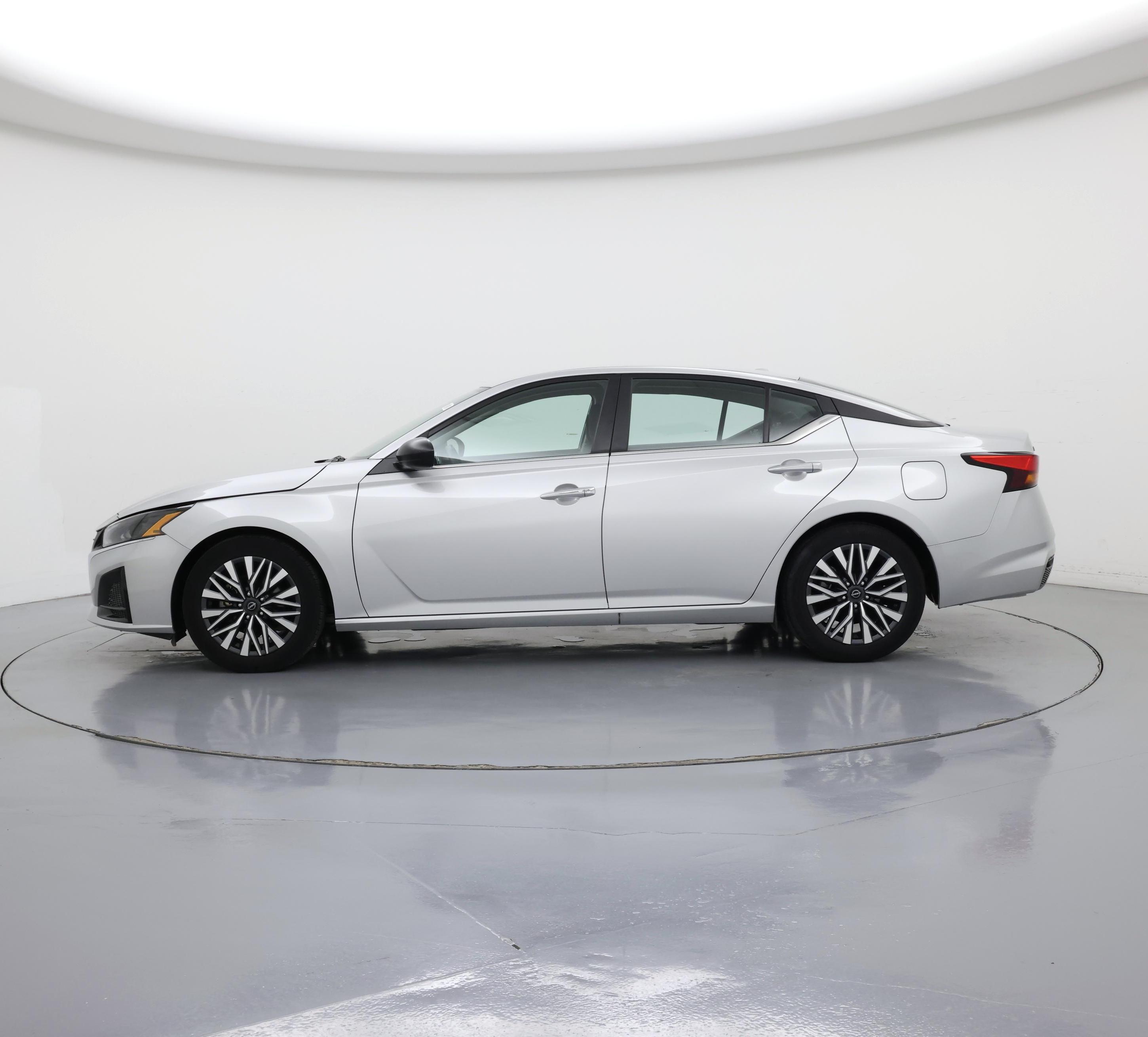 Thumbnail: 2024 Nissan Altima - 3