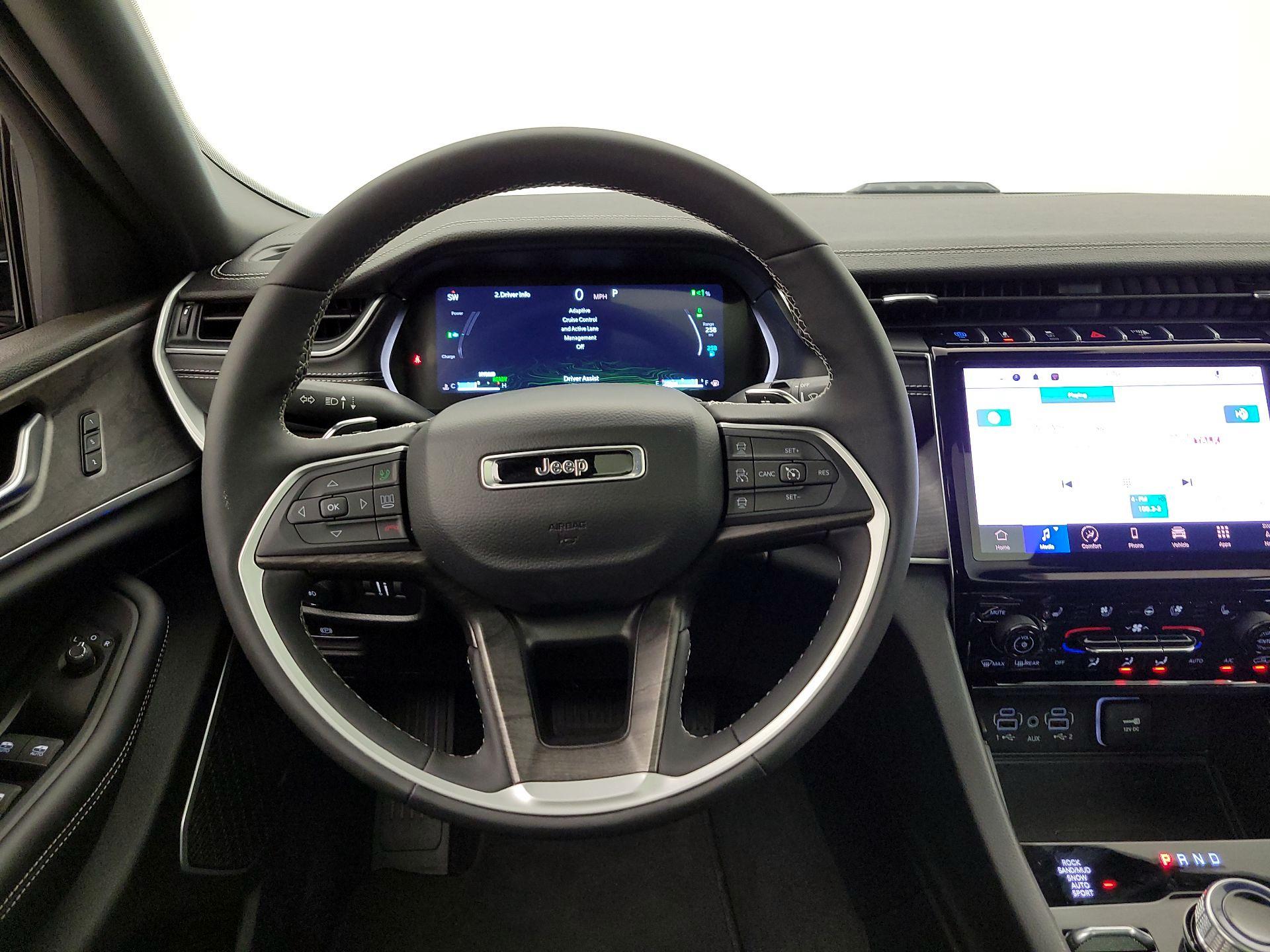 Thumbnail: 2024 Jeep Grand Cherokee - 10