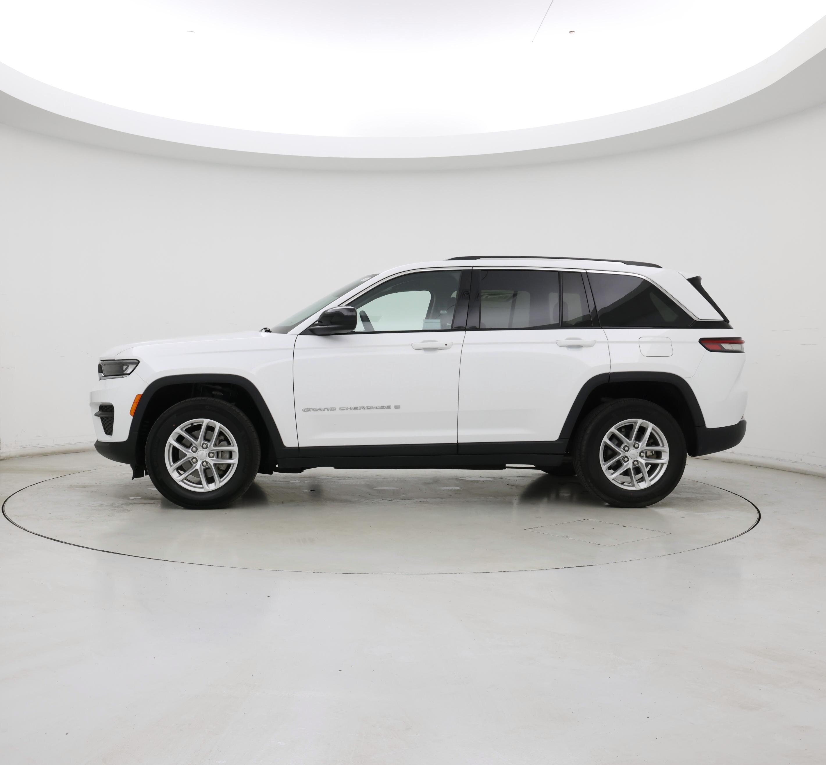 Thumbnail: 2023 Jeep Grand Cherokee - 3