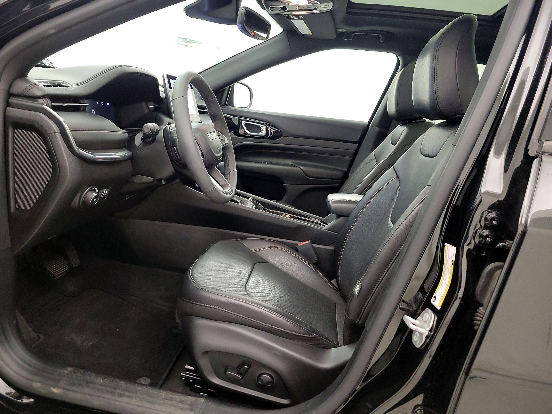 Thumbnail: 2023 Jeep Compass - 11