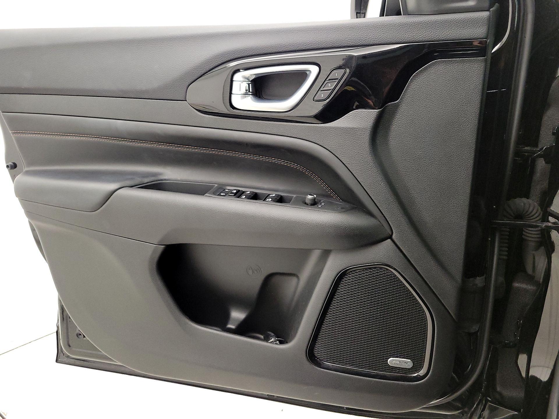 Thumbnail: 2023 Jeep Compass - 12
