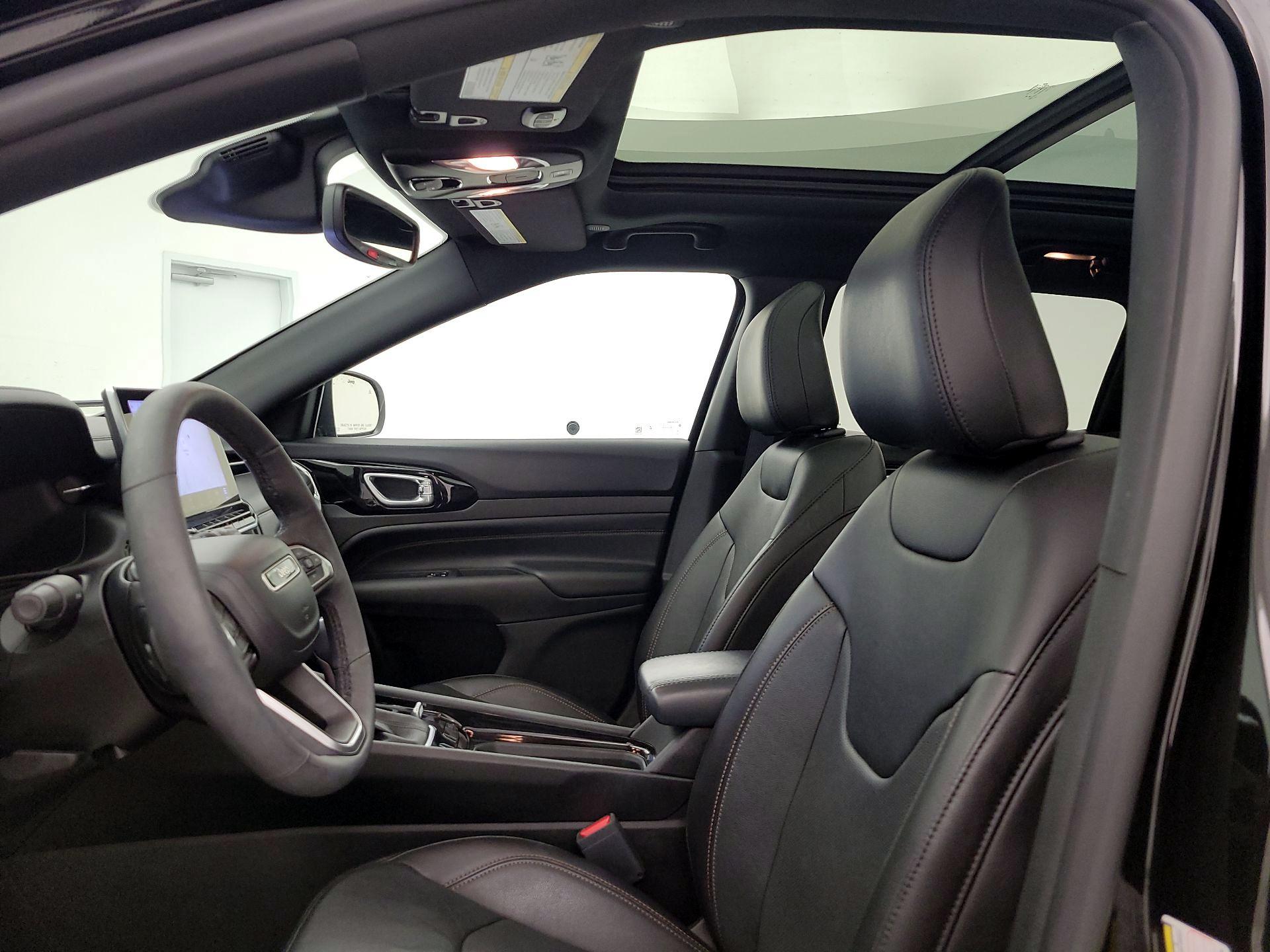 Thumbnail: 2023 Jeep Compass - 20