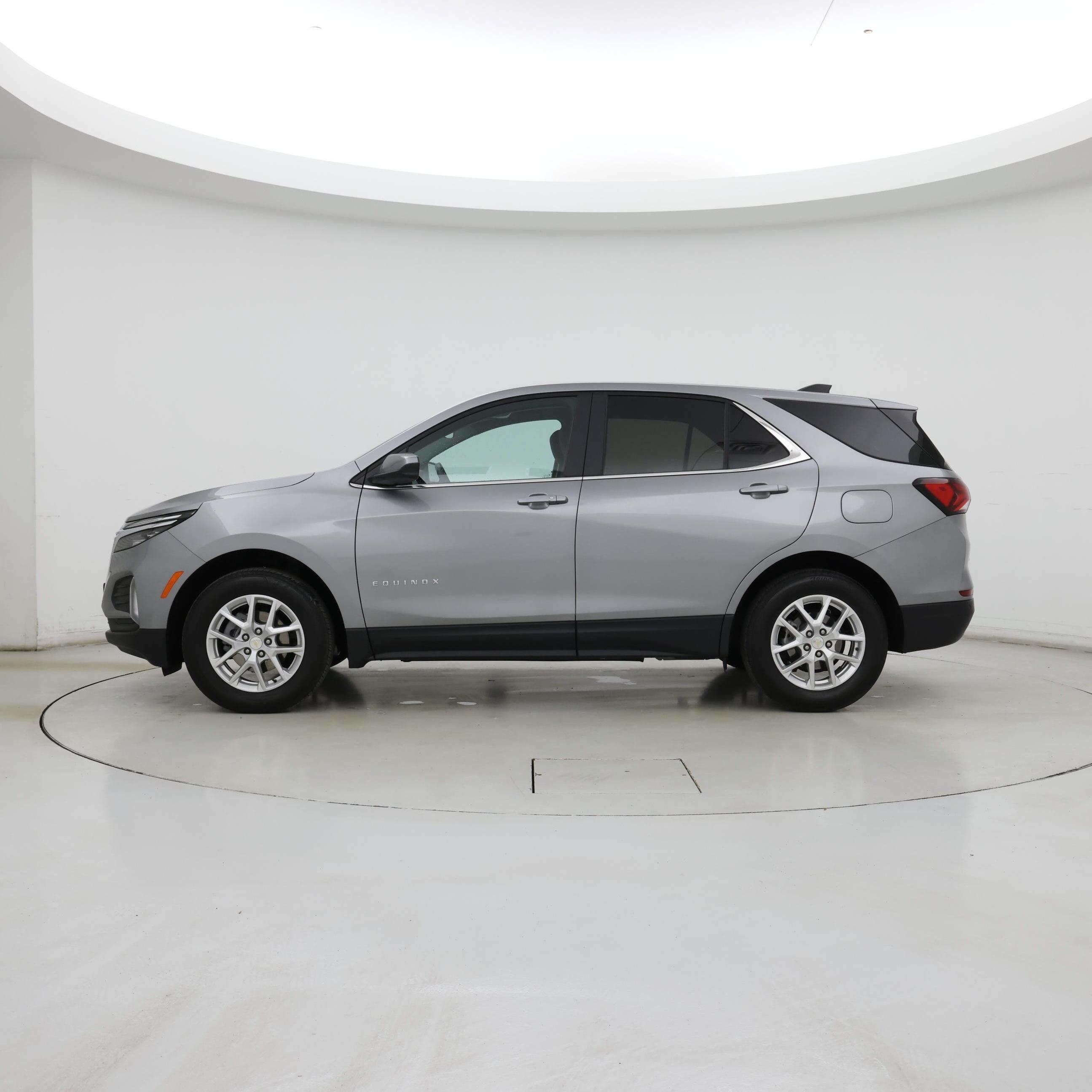 Thumbnail: 2023 Chevrolet Equinox - 3