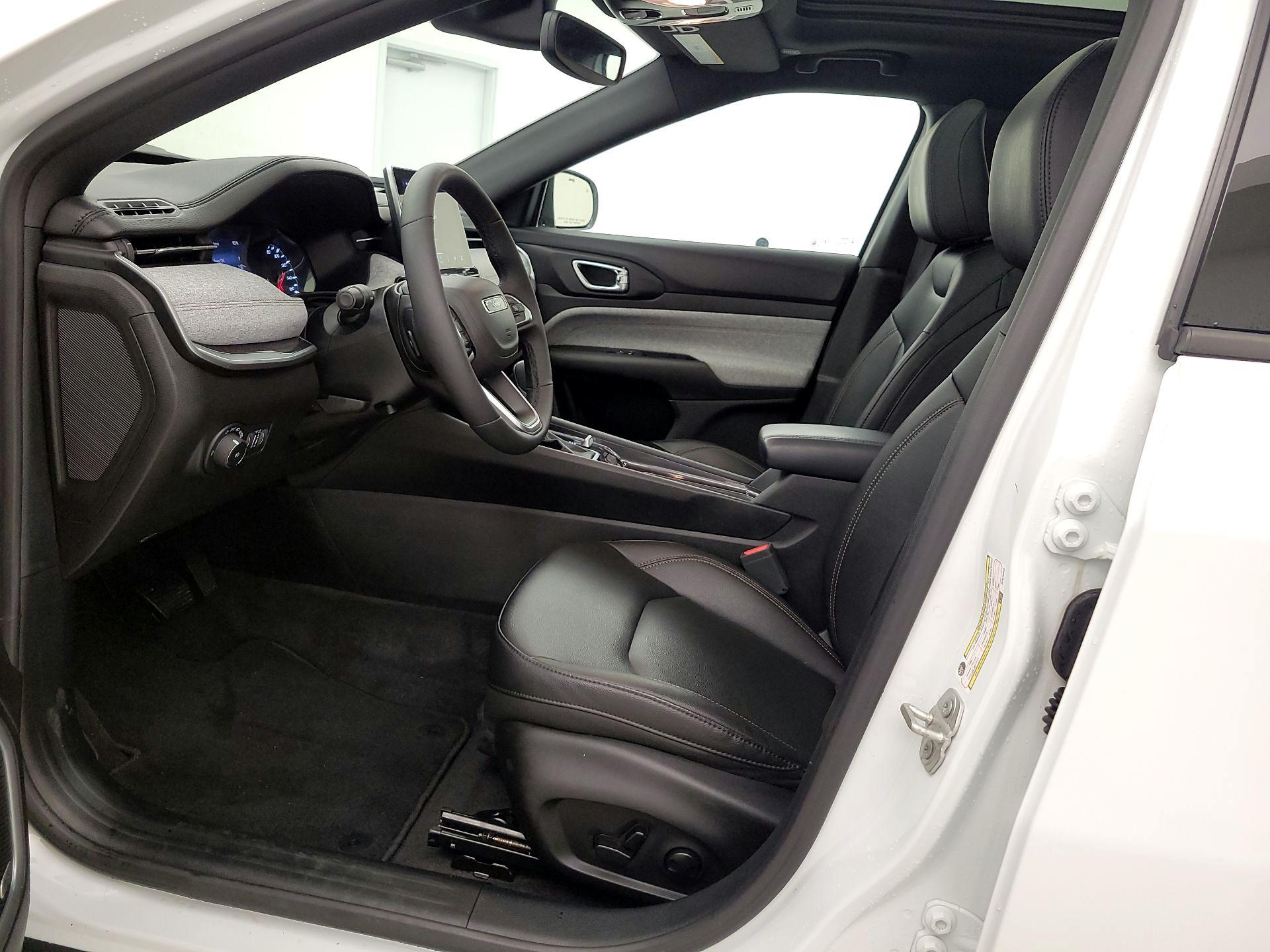 Thumbnail: 2024 Jeep Compass - 11