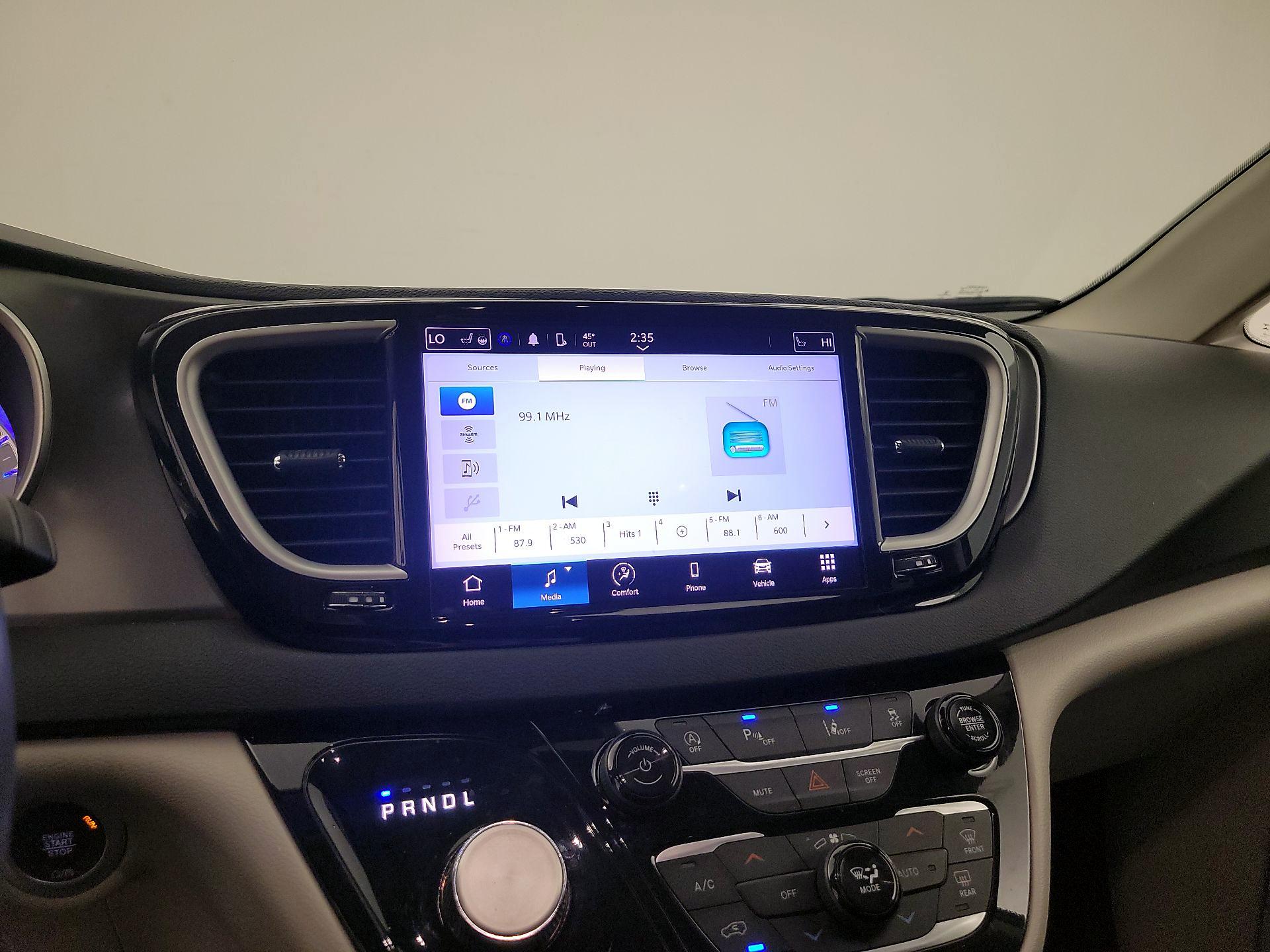 Thumbnail: 2023 Chrysler Pacifica - 15