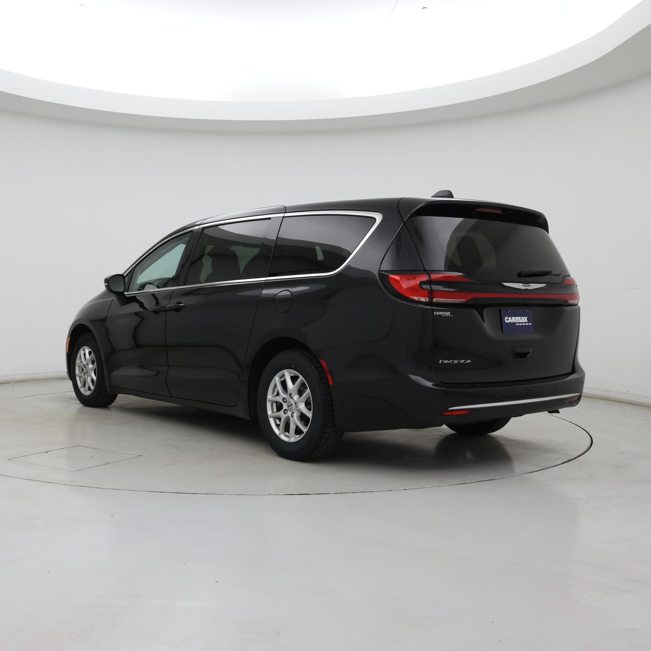 Thumbnail: 2023 Chrysler Pacifica - 2