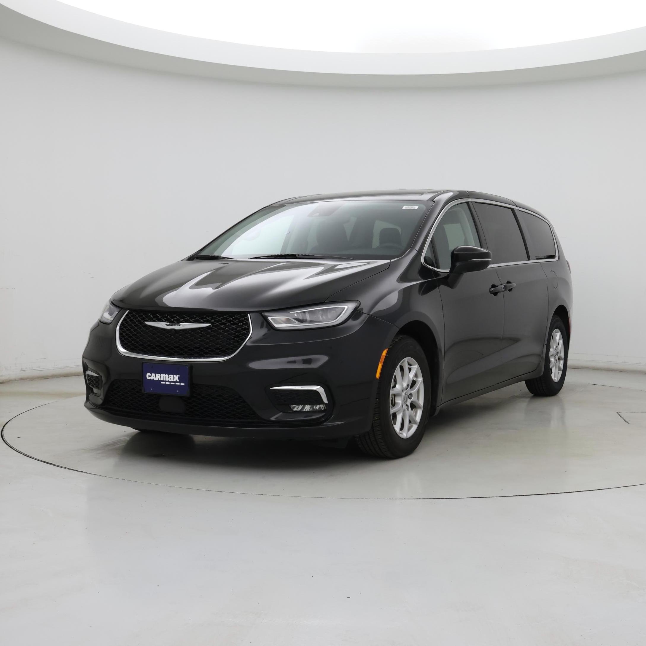 Thumbnail: 2023 Chrysler Pacifica - 4