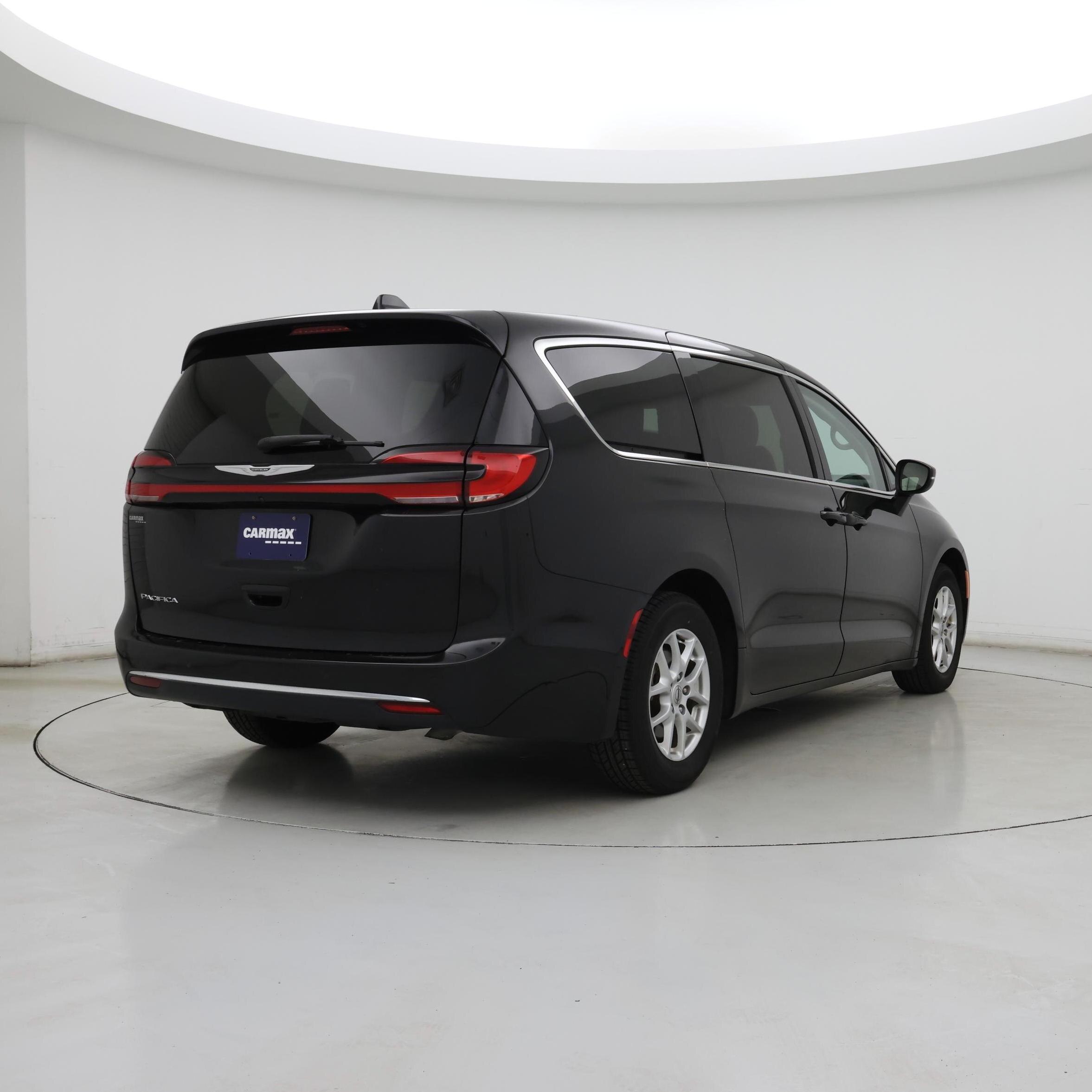 Thumbnail: 2023 Chrysler Pacifica - 8