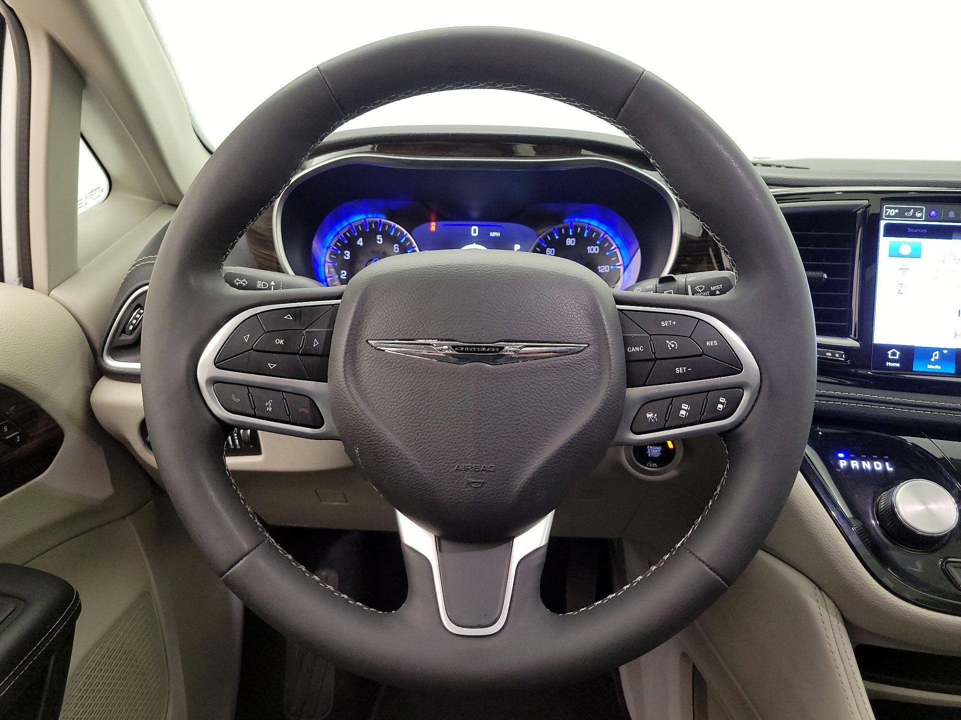 Thumbnail: 2024 Chrysler Pacifica - 10