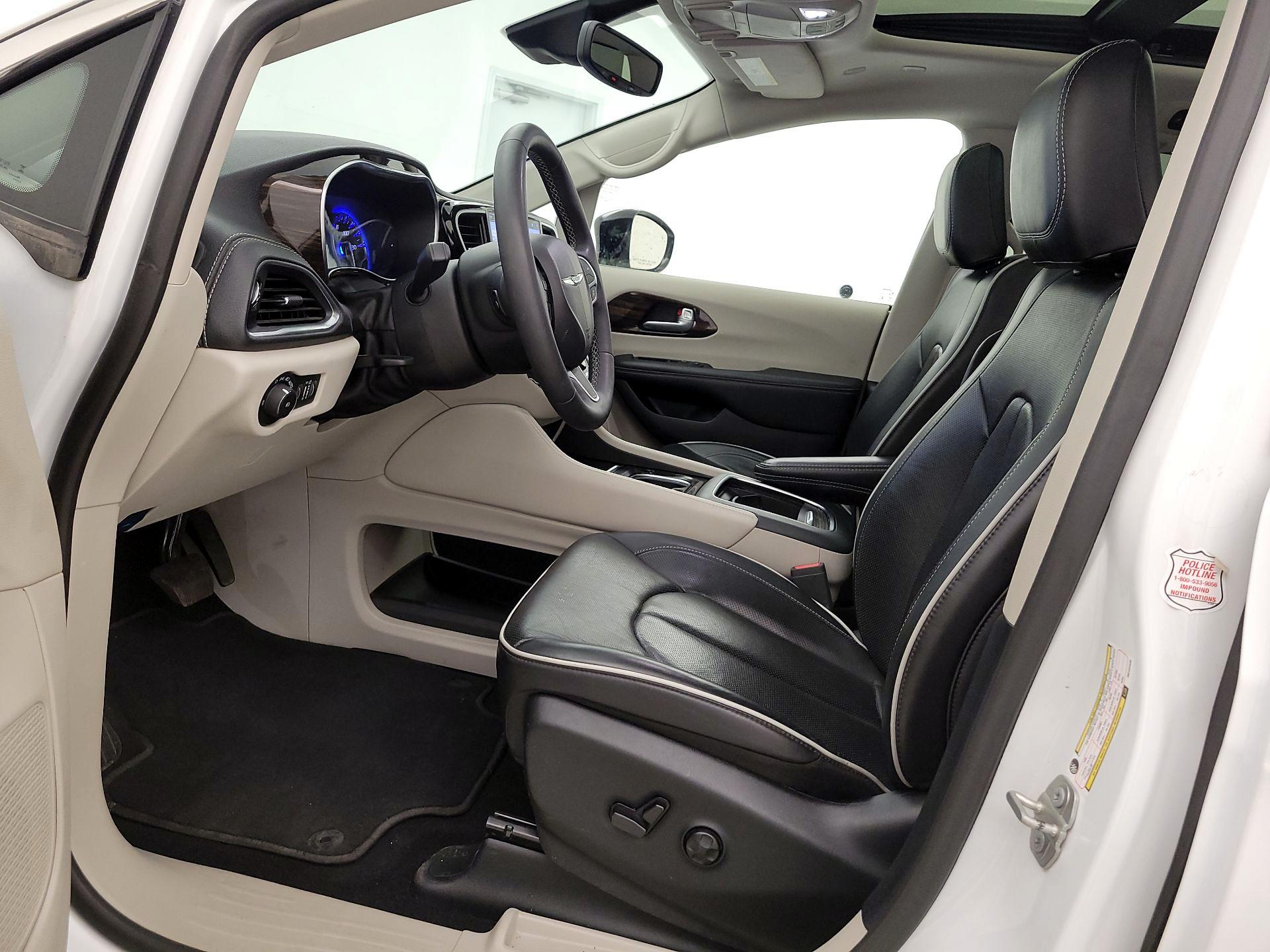 Thumbnail: 2024 Chrysler Pacifica - 11