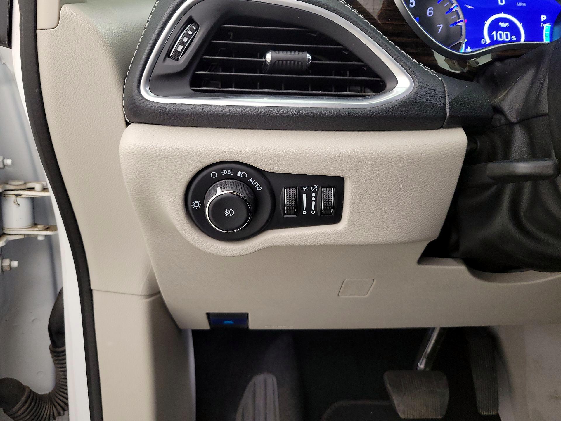 Thumbnail: 2024 Chrysler Pacifica - 13