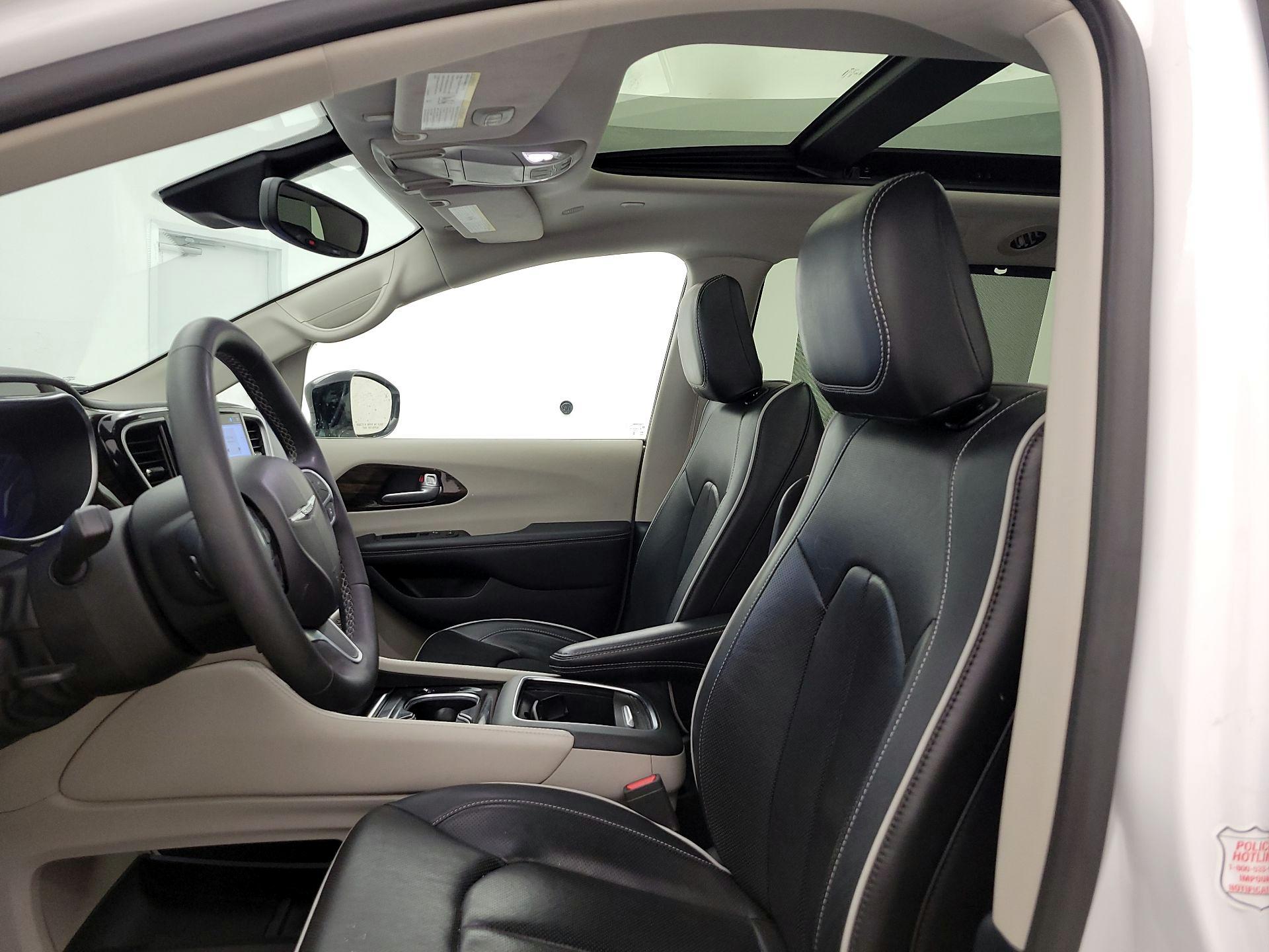 Thumbnail: 2024 Chrysler Pacifica - 20
