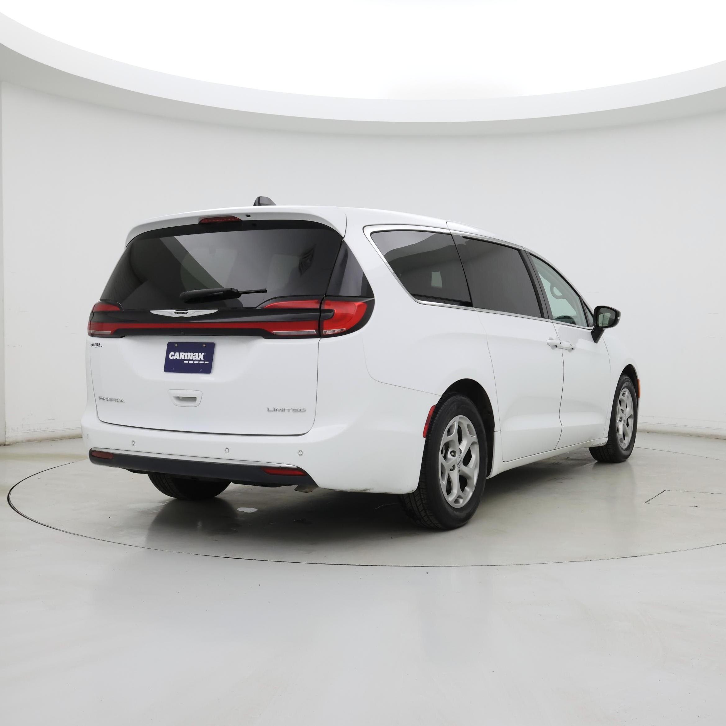 Thumbnail: 2024 Chrysler Pacifica - 8