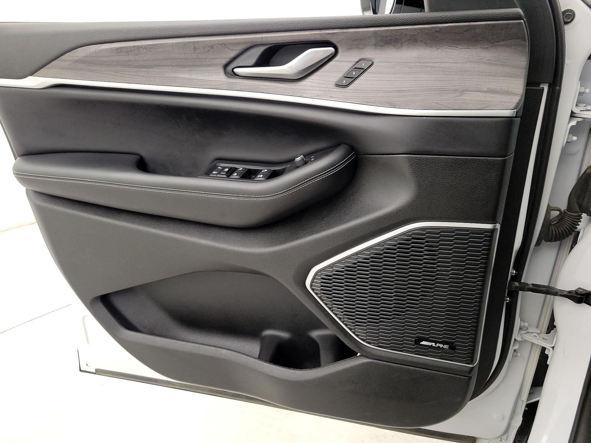 Thumbnail: 2023 Jeep Grand Cherokee - 12