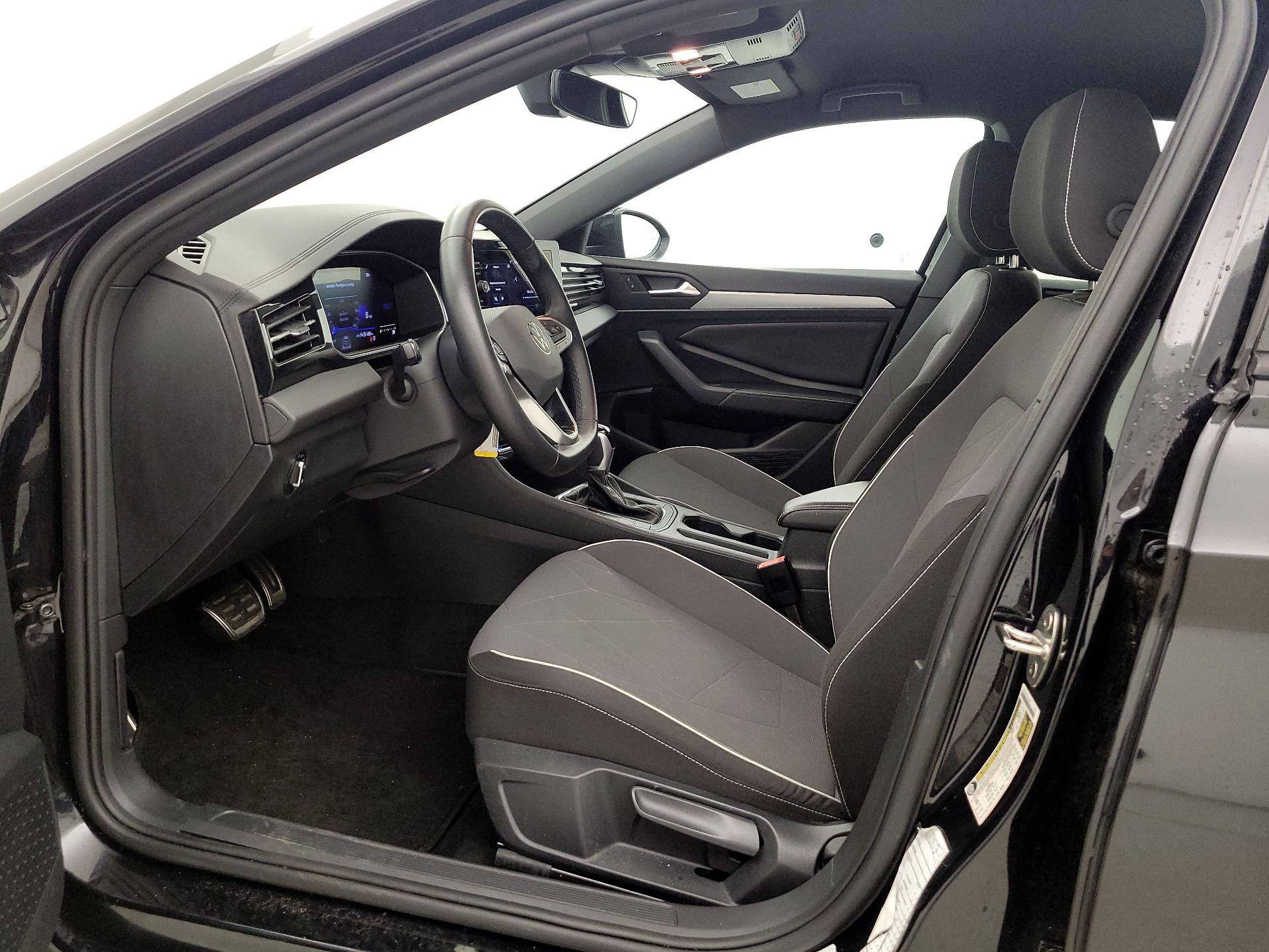 Thumbnail: 2025 Volkswagen Jetta - 11